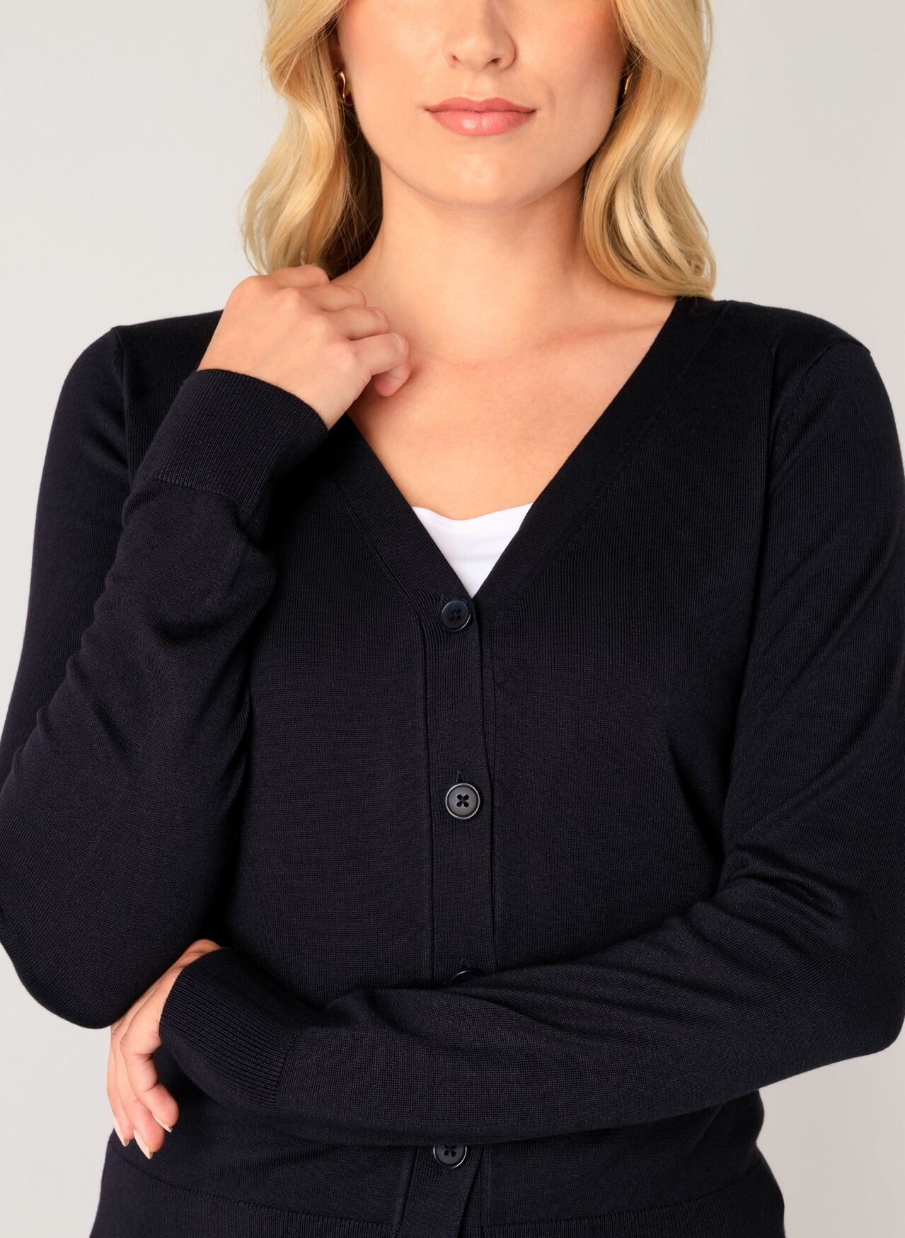 Strickjacke BASE LEVEL "Yvon", Damen, Gr. 48, blau (dunkelblau), Strick, Obermaterial: 80% Viskose, 20% Polyamid, unifarben, figurbetont hüftlang, V-Ausschnitt, Bündchen, Strickjacken Strickjacke, mit V-Ausschnitt dunkelblau 48