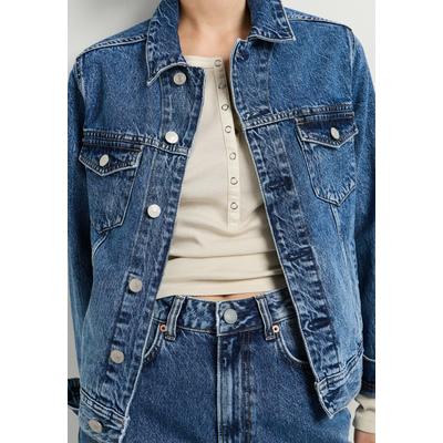 Jeansjacke PEPE JEANS "Jeansjacke CRESCENT TRUCKER JACKET", Damen, Gr. M, blau (medium stone), 100% Baumwolle, Jacken Jeansjacke
