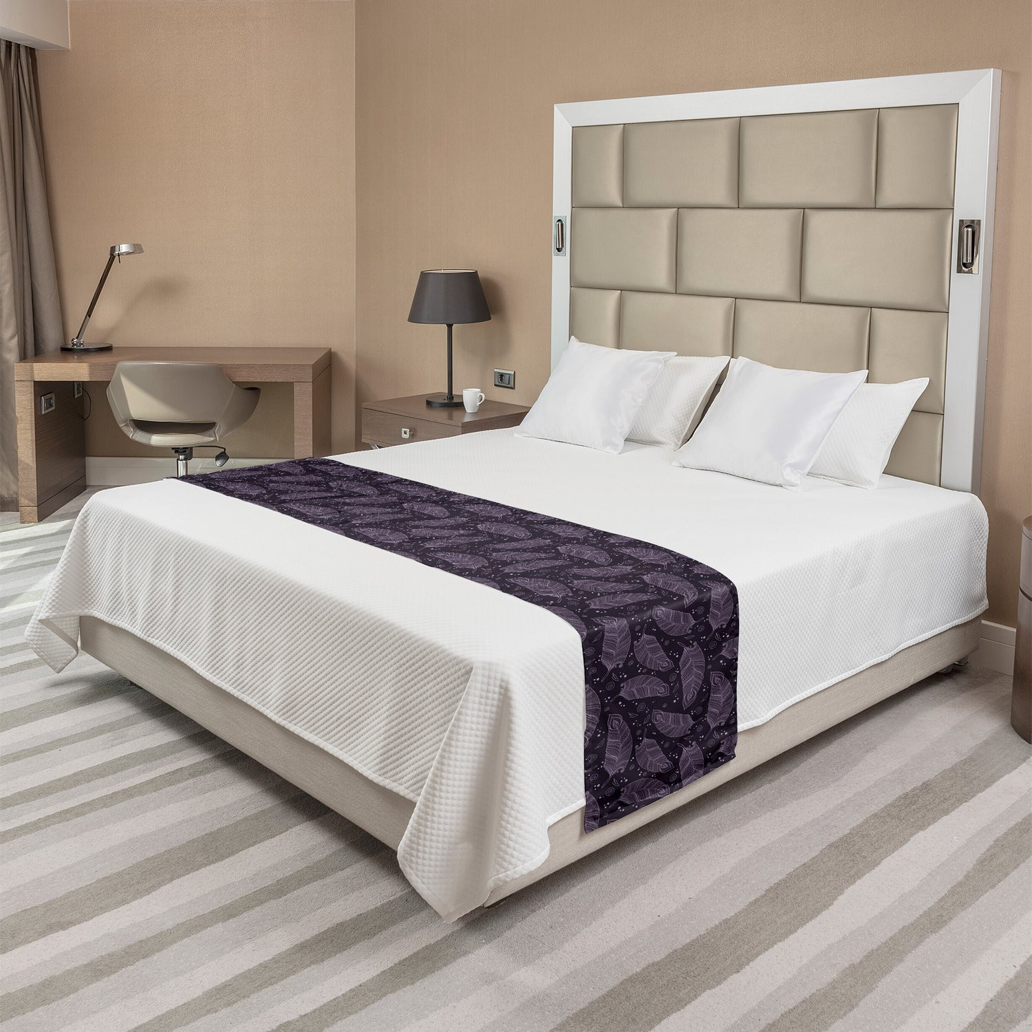 ABAKUHAUS Bedloper Queen met Paarse Paisley Zentangle-Illustratie in Licht Aubergine en Lila