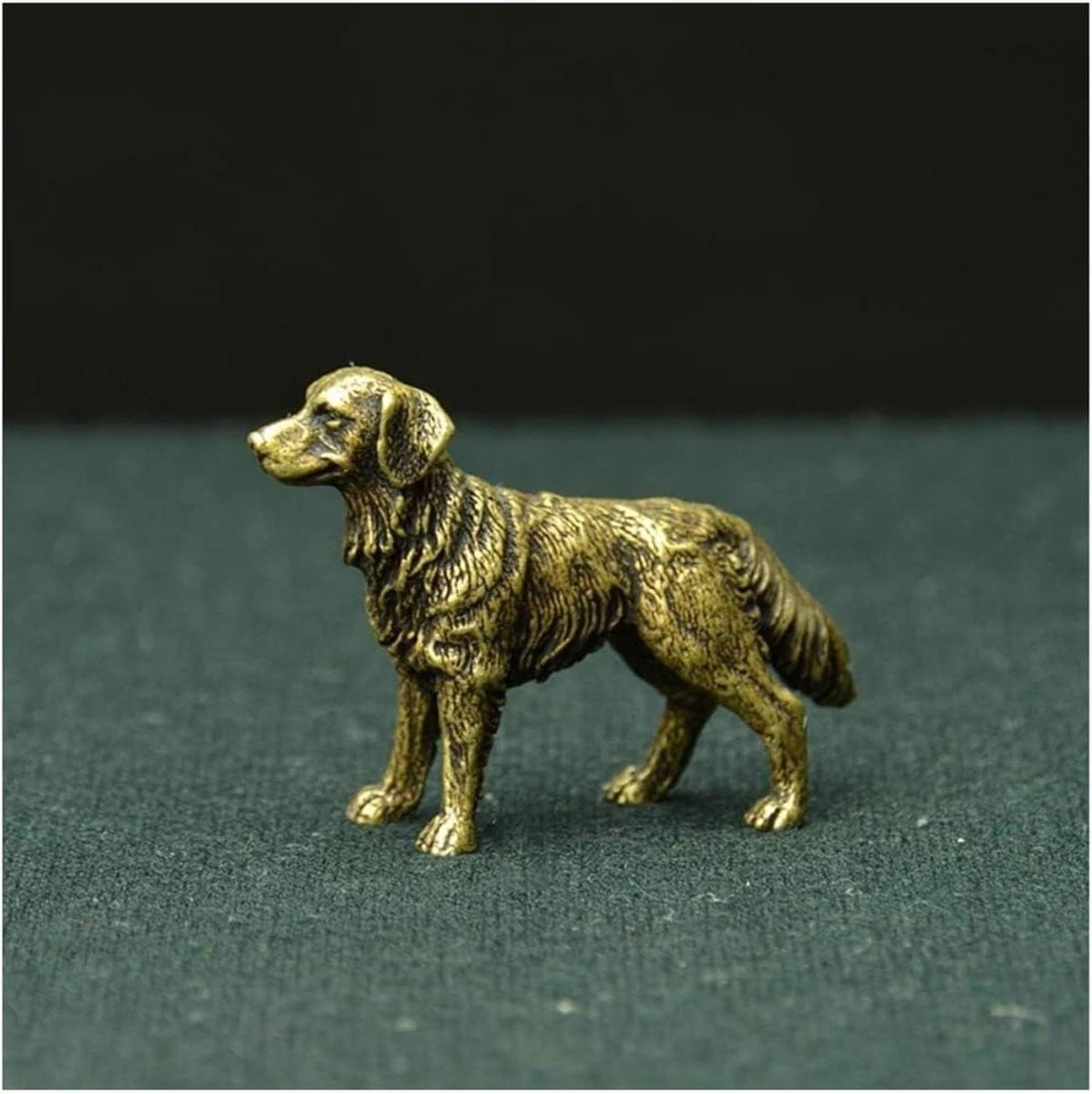 Handgemaakt koperen beeldje hond - Bronskleurig antiek ornament voor op tafel