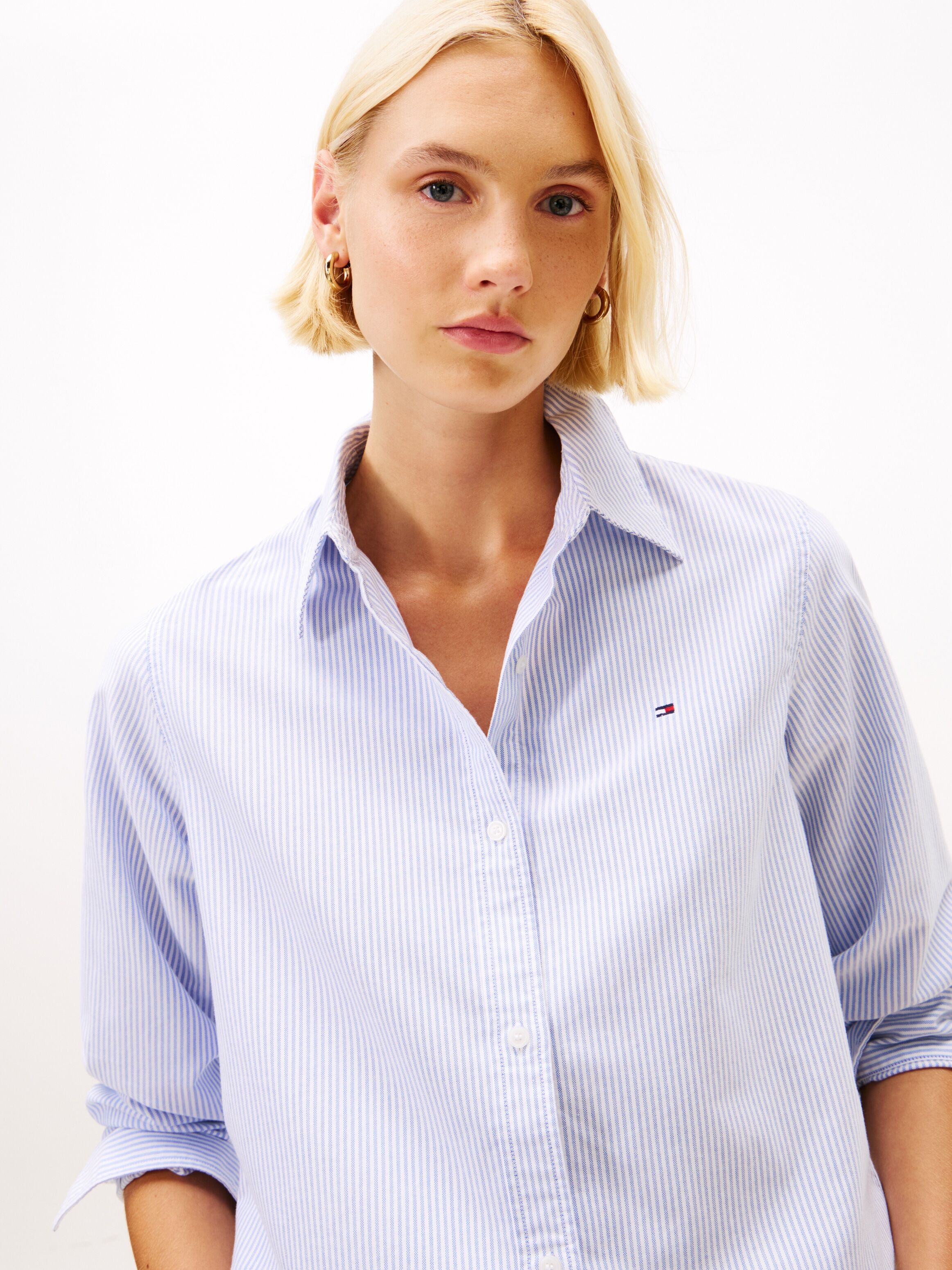 Hemdbluse TOMMY HILFIGER "OXFORD RELAXED FIT SHIRT mit Hemdblusenkragen und Stickerei", Damen, Gr. 38, blau (classic ithaka stp breezy blau), Web, Obermaterial: 100% Baumwolle, gestreift, relaxed fit hüftlang, Ärmel mit Ärmelschlitz 1-Knopf-Manschette, Bl