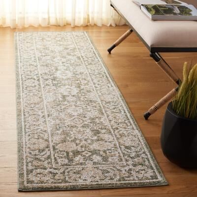 SAFAVIEH Hazel Aina Traditional Oriental Rug