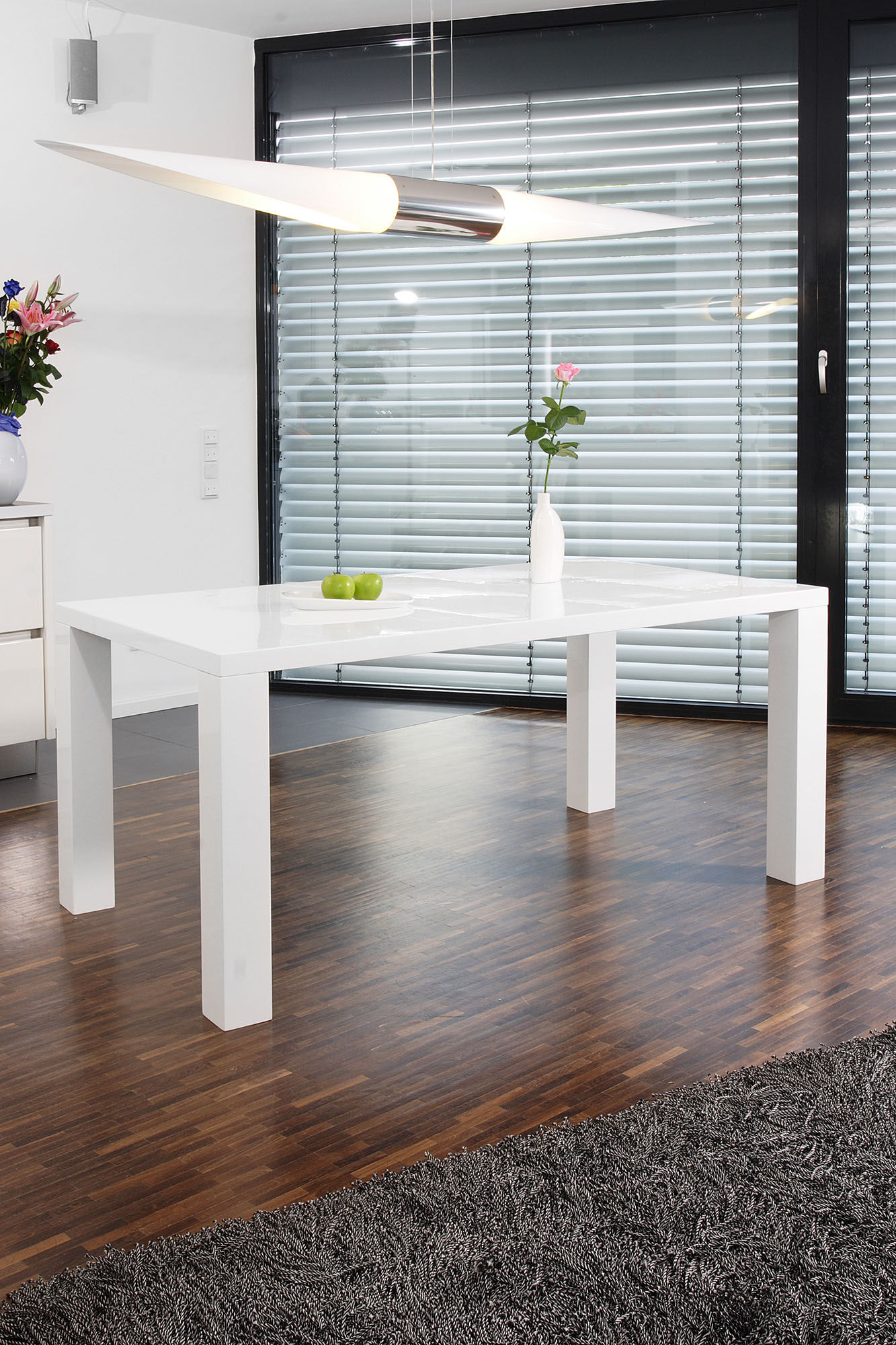 Esstisch SALESFEVER "Esbjerg - Stilvoller Tisch", weiss (weiß), B:180cm H:76cm T:90cm, Tische, Esstisch, Eleganter Hochglanz für anspruchsvolle Ästhetik weiß B/H/T: 180cm x 76cm x 90cm, 180x90cm
