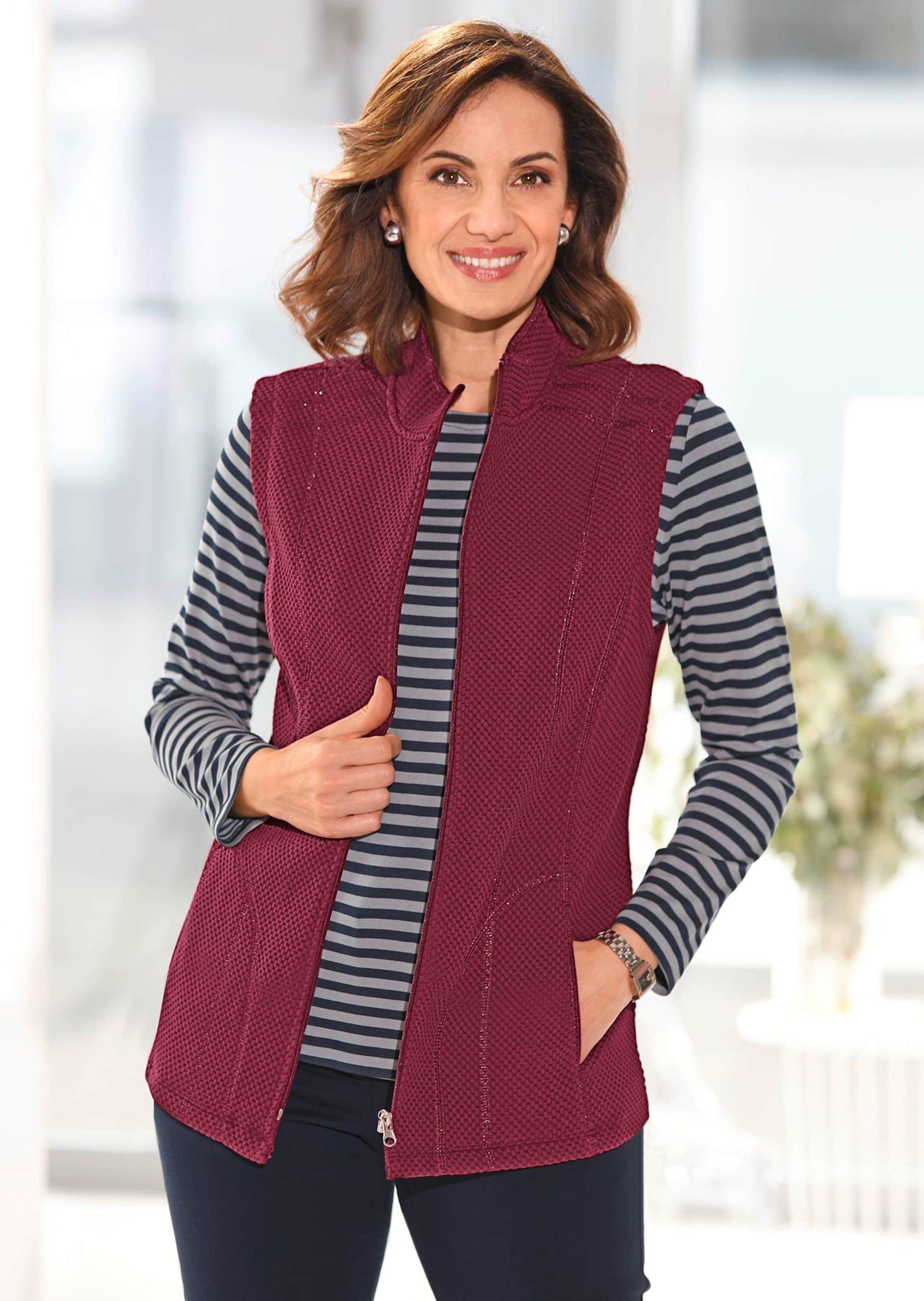 Kurzweste GOLDNER "Bequeme Struktur-Jerseyweste", Damen, Gr. 38, rot (winterrot), Obermaterial: 55% Baumwolle CO. 45% Polyester PES., Westen, Overlocknähte aus Glanzgarn