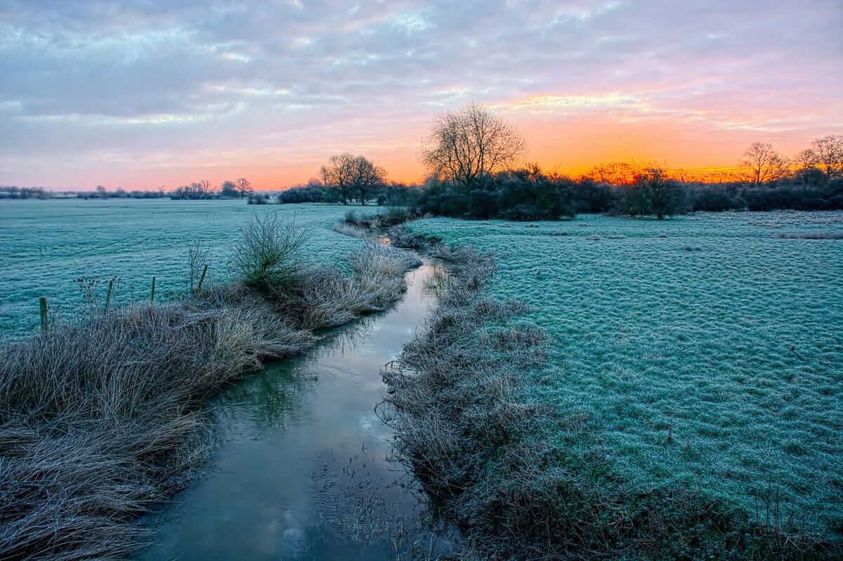 Fototapete PAPERMOON "Fluss durch Feld", bunt, B:3m L:2,23m, Vlies, Tapeten, Fototapete bunt B/L: 3m x 2,23m, Bahnen: 6 Stk.