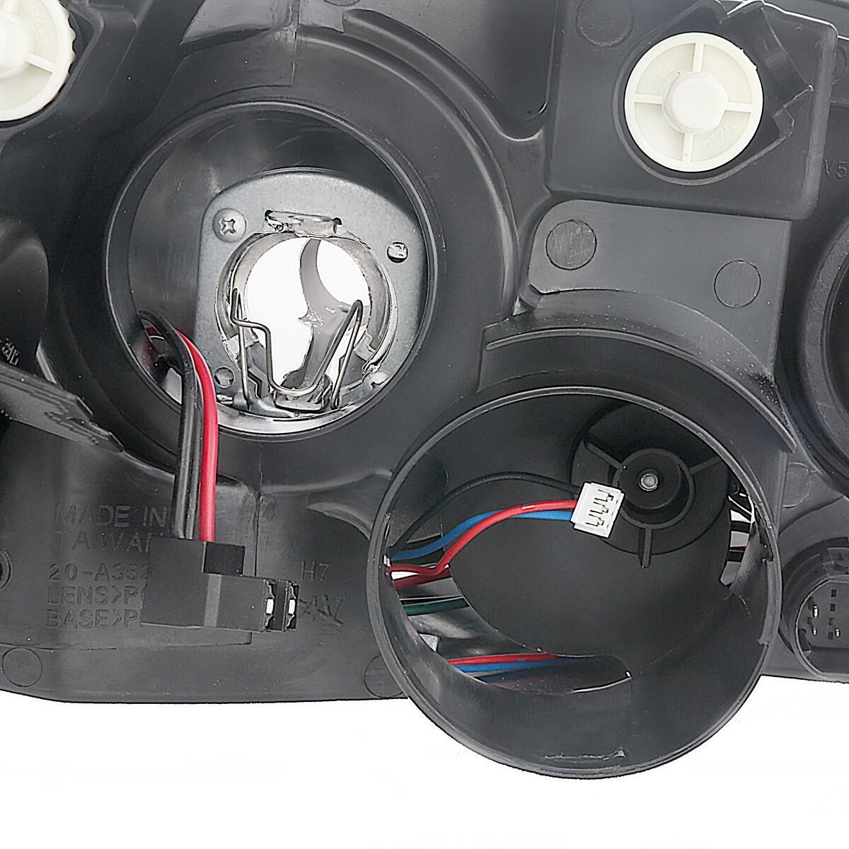 TYC 20-0352-05-2 Headlight