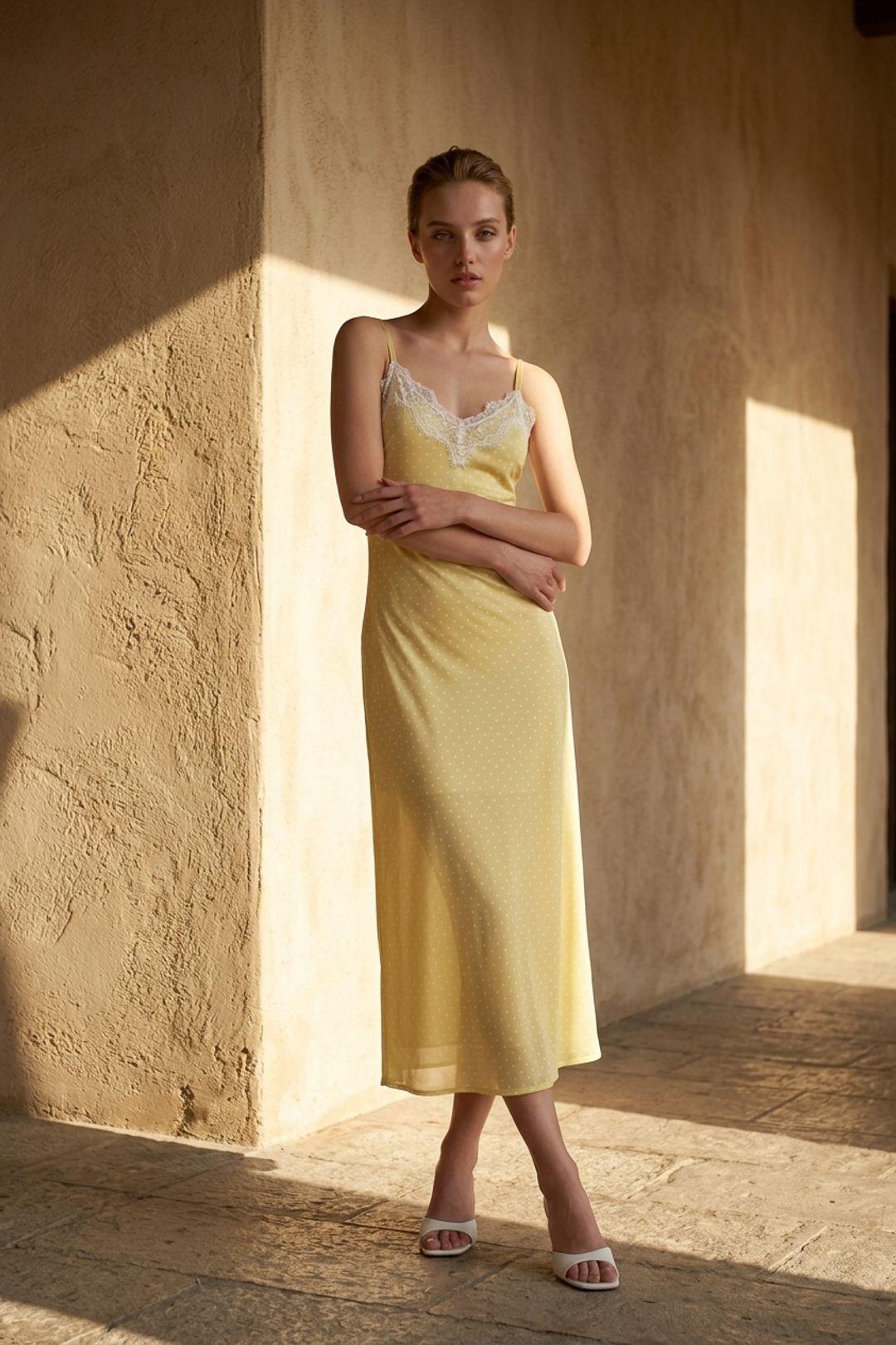 Dames Polka Dot Chiffon Maxi Jurk