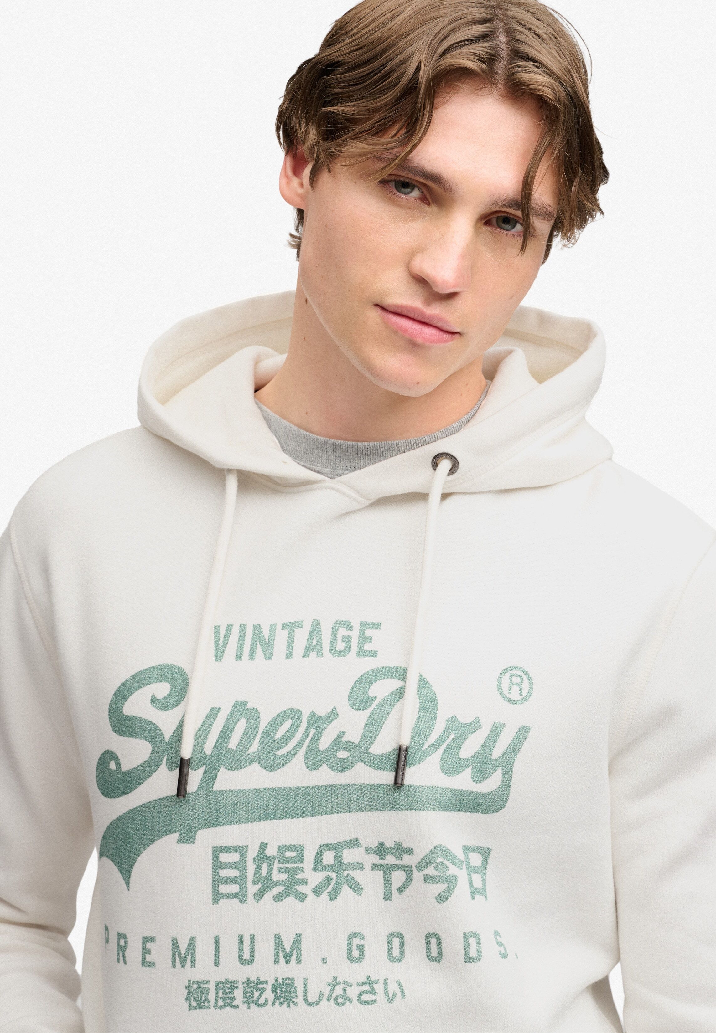 Kapuzensweatshirt SUPERDRY "VL CLASSIC HOOD", Herren, Gr. XXL, weiss (winter weiß), angeraute Sweatware, Obermaterial: 80% Baumwolle, 20% Polyester, bedruckt, relaxed fit normal, Rundhals, Rippbündchen, Sweatshirts Kapuzensweatshirt, Baumwollmischung, rel
