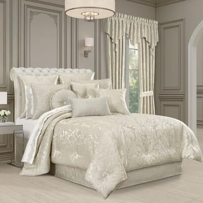 J Queen New York, Inc. Celine Comforter Set Champagne, King, Champagne
