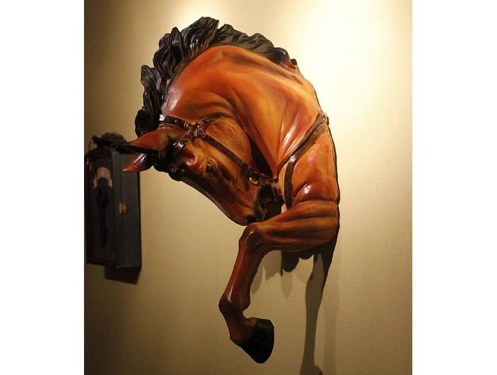 Statue de tête de cheval de guerre en résine créative américaine, décoration murale artisanale tête d'animal, décoration murale pour salon, Bar, décoration de maison