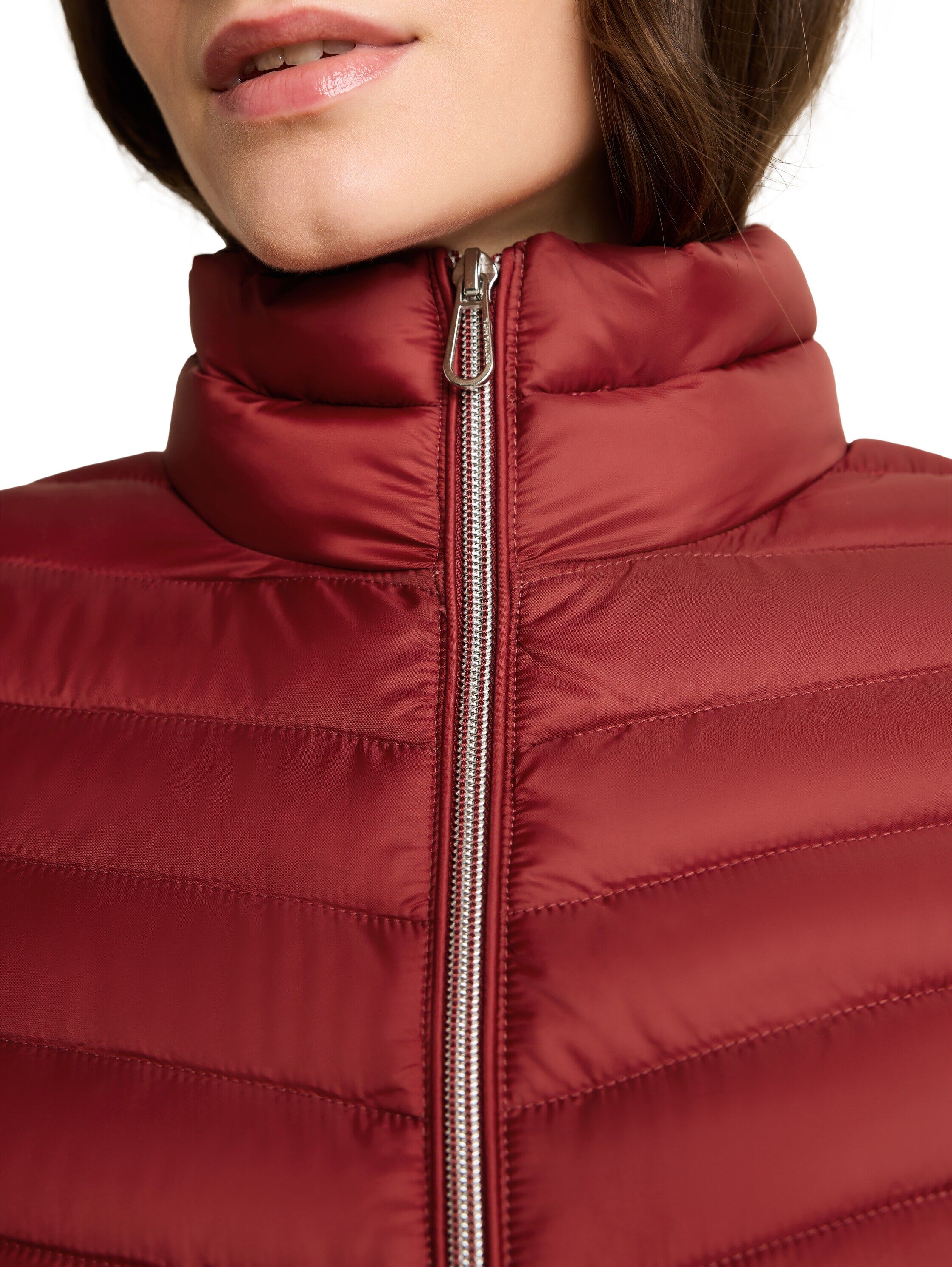 Steppweste TOM TAILOR "Fitted", Damen, Gr. XS, rot (bartender rot), Steppware, Obermaterial: 100% Polyester. Futter: 100% Polyester, unifarben, normal hüftbedeckend, Rundhals, Westen Steppweste, mit Stehkragen und feiner Stepp-Struktur bartender rot XS