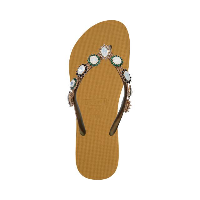 Uzurii Pearl monroe oker