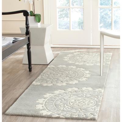SAFAVIEH Handmade Bella Onie Modern Floral Wool Rug