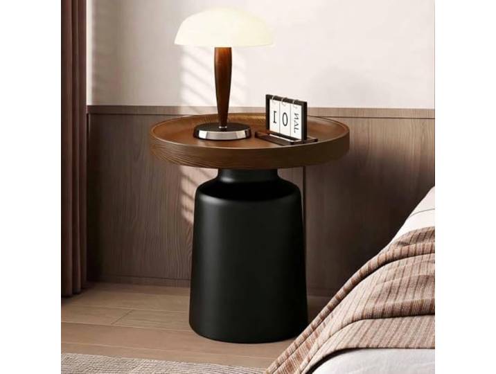 Modern Side Table, End Table with and Solid Wood top Open Shelf Storage Modern round design with Metal base, decorative style, versatile table for drinks, plants and home décor