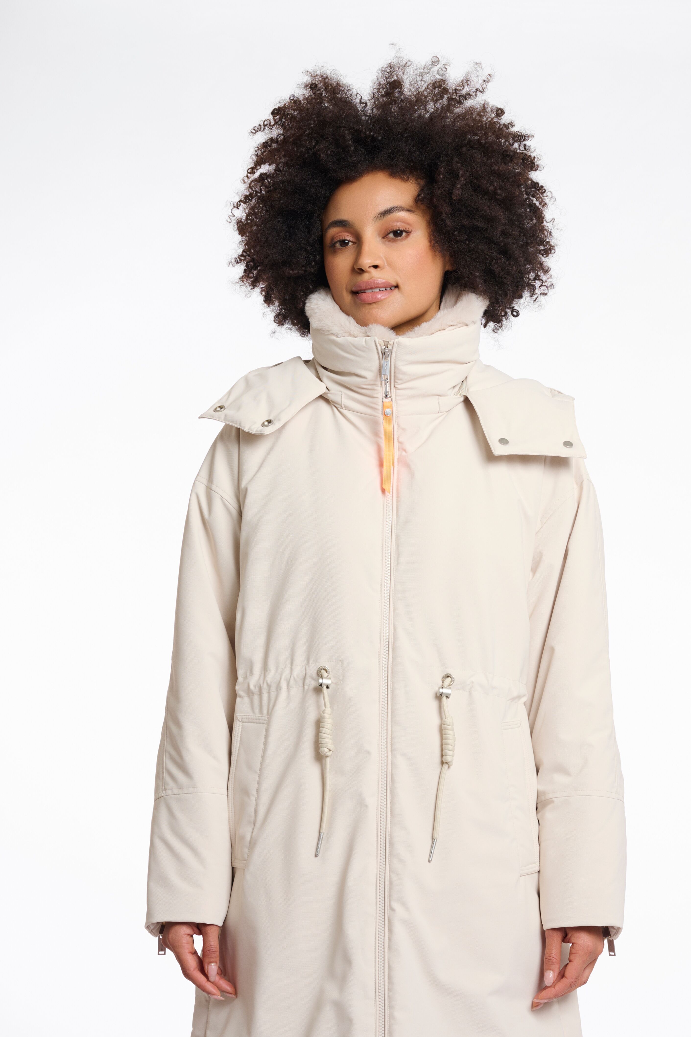 Outdoorjacke RINO & PELLE "QUINTE", Damen, Gr. 38, beige (birch), Web, Obermaterial: 100% Polyester, unifarben, ausgestellt knielang, Rundhals, Jacken Outdoorjacke, mit Kapuze und Kordelzug an der Taille birch 38