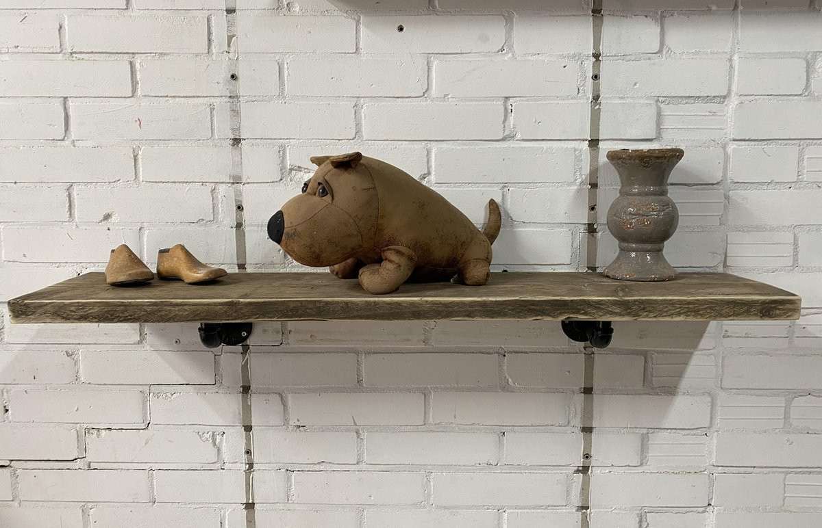 Steigerhouten vintage plank met pijpconstructie en steunen