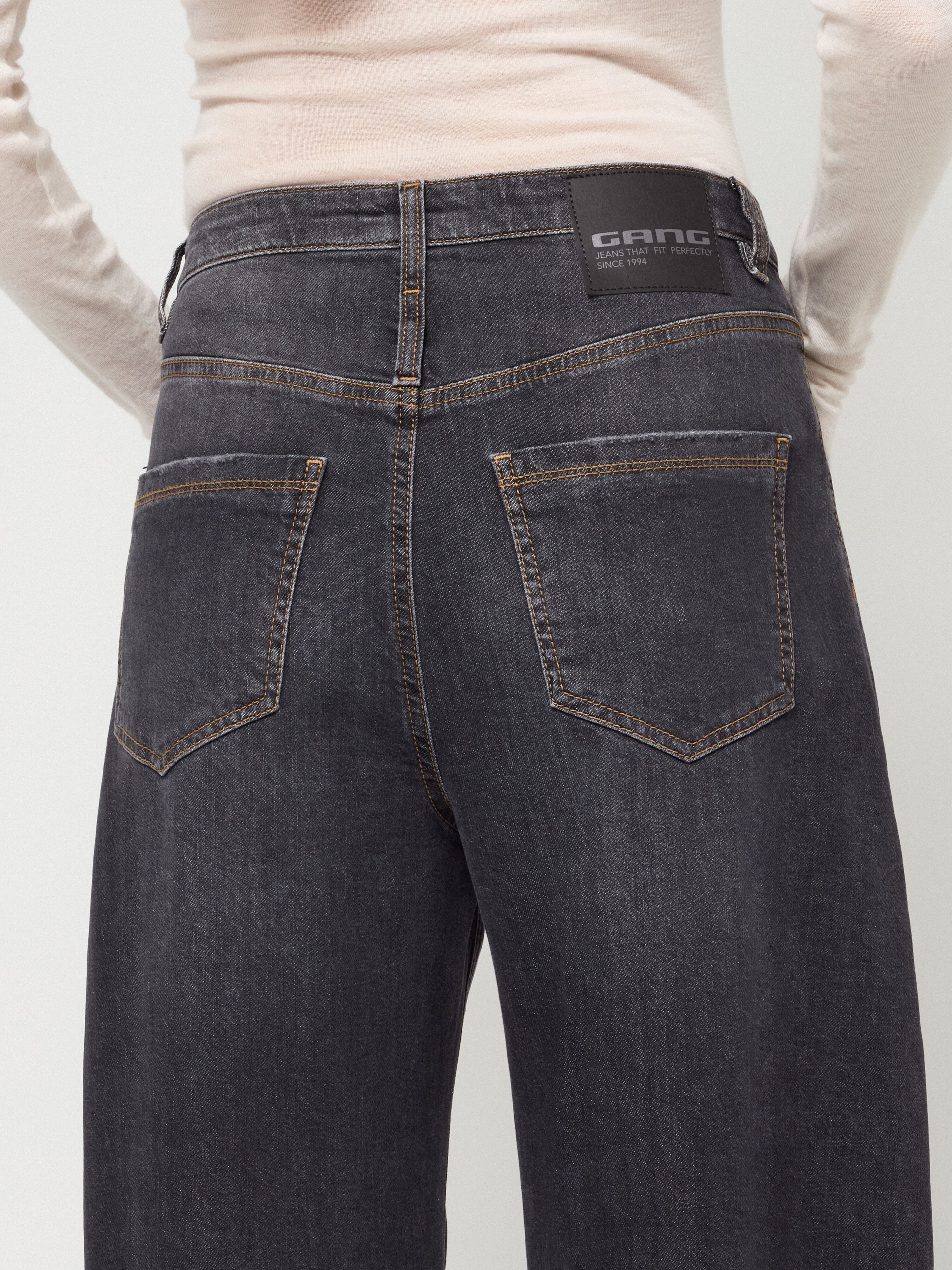Relax-fit-Jeans GANG "94ODINA", Damen, Gr. 33, N-Gr, grau (detached schwarz wash), Denim/Jeans, Obermaterial: 98% Baumwolle, 2% Elasthan, weit knöchellang, Jeans Relax-fit-Jeans, O-Shape mit aufgesetzten Taschen detached schwarz wash 33, N-Gr