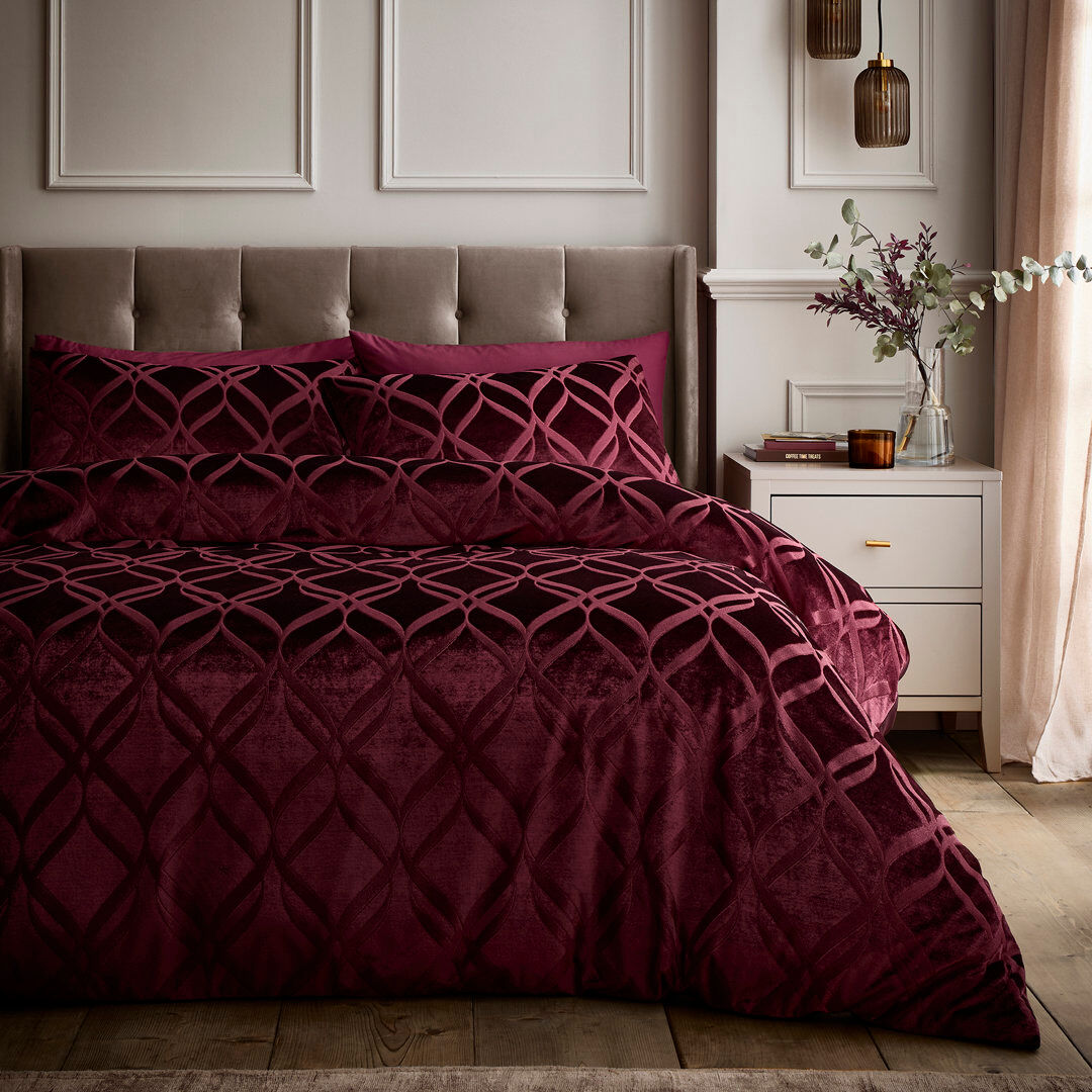 Soiree Belfort Polyester Geometric Duvet Cover Set Berry King Size Bed (230 x 220 cm)