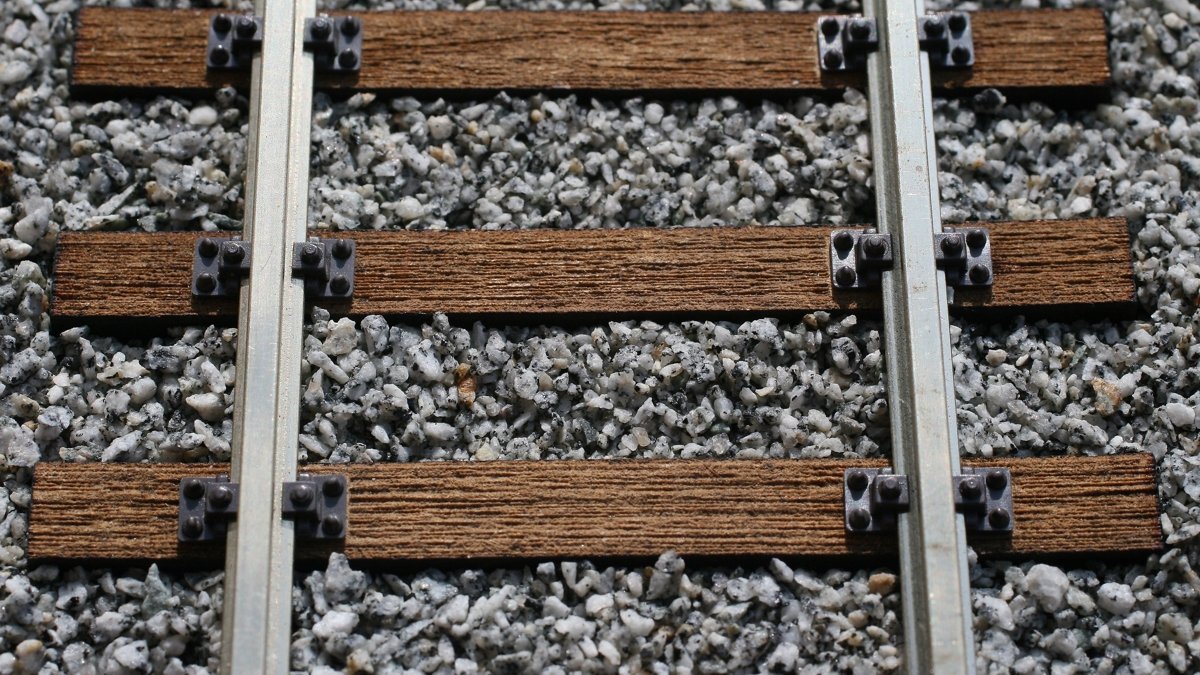 KM1 300208