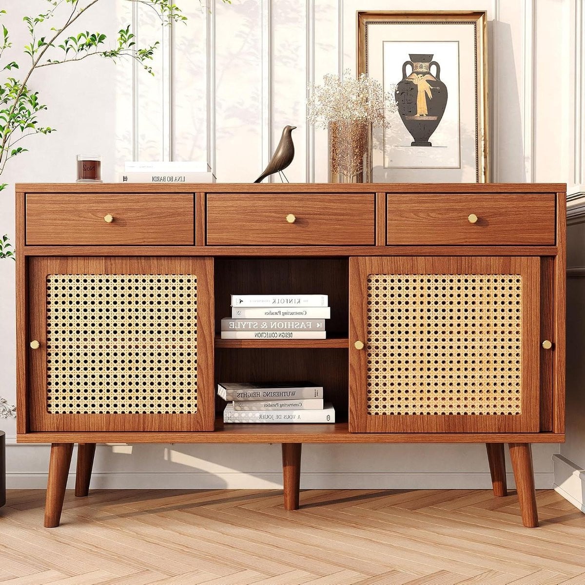 Vintage dressoir met laden en deuren met rotan vlechtwerk