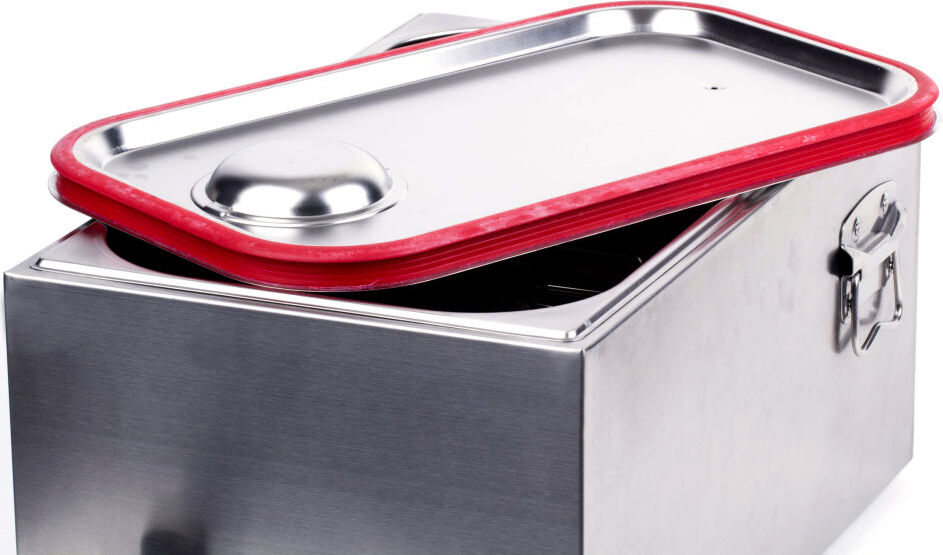 Sous-vide Gerät GN 1/1 Kulinarisches Kochsystem mittels welchem vakuumierte Lebensmittel bei exakt kontrollierter Temperatur gegart werden. Ideal zur Verwendung in a la carte Restaurants. Besonders geeignet für die Vorbereitung der Speisen