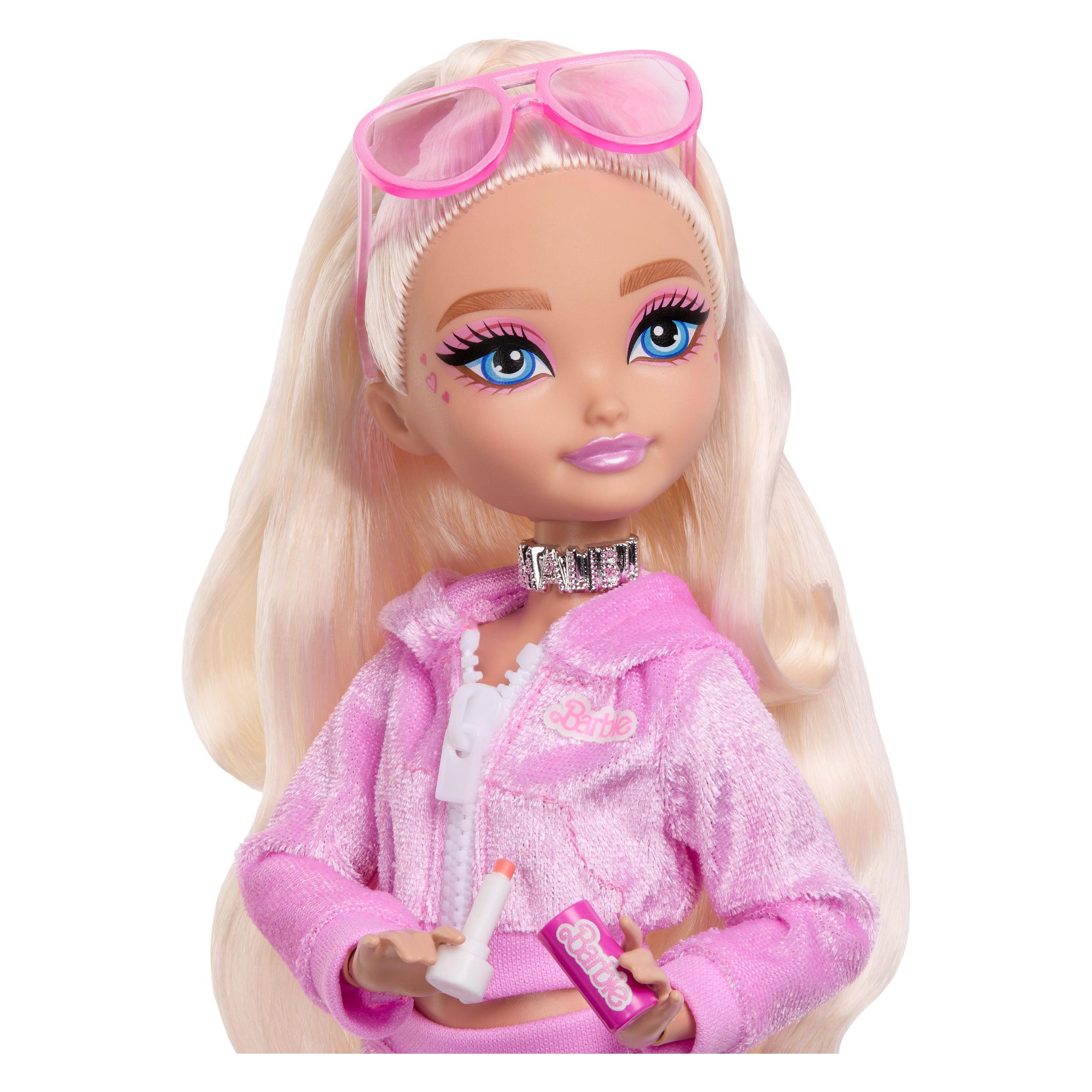 Barbie Dream Besties Wochenendausflug "Malibu" Modepuppe mit 7 Zubehörteilen zum Thema Reisen (JMV16)
