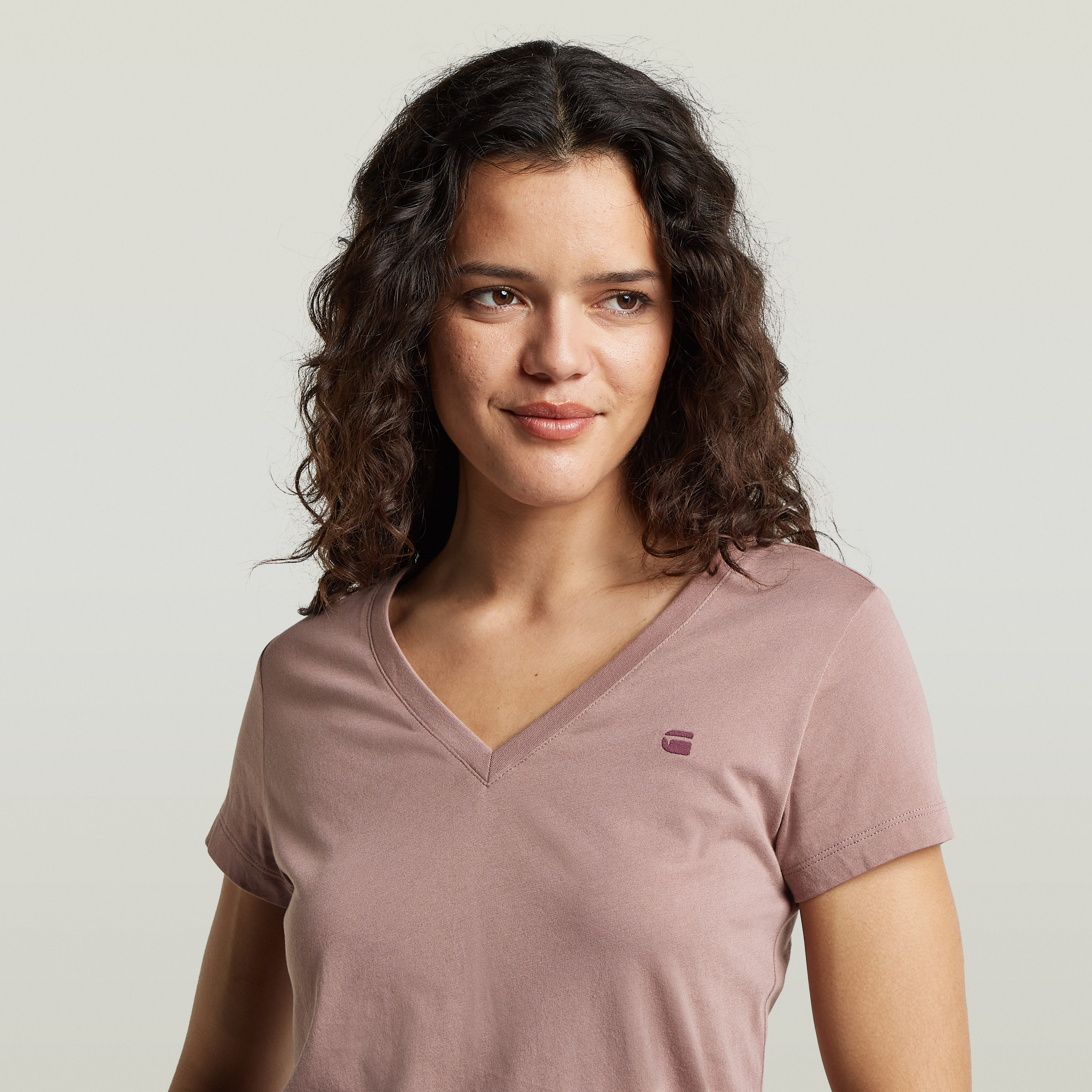 V-Shirt G-STAR "Overdyed Form v t wmn", Damen, Gr. XS, rosa (twilight mauve), Single Jersey, Obermaterial: 100% Baumwolle, overdyed, unifarben, hüftbedeckend, V-Ausschnitt, abgesteppte Kante, Shirts V-Shirt, in Baumwoll-Qualität twilight mauve XS