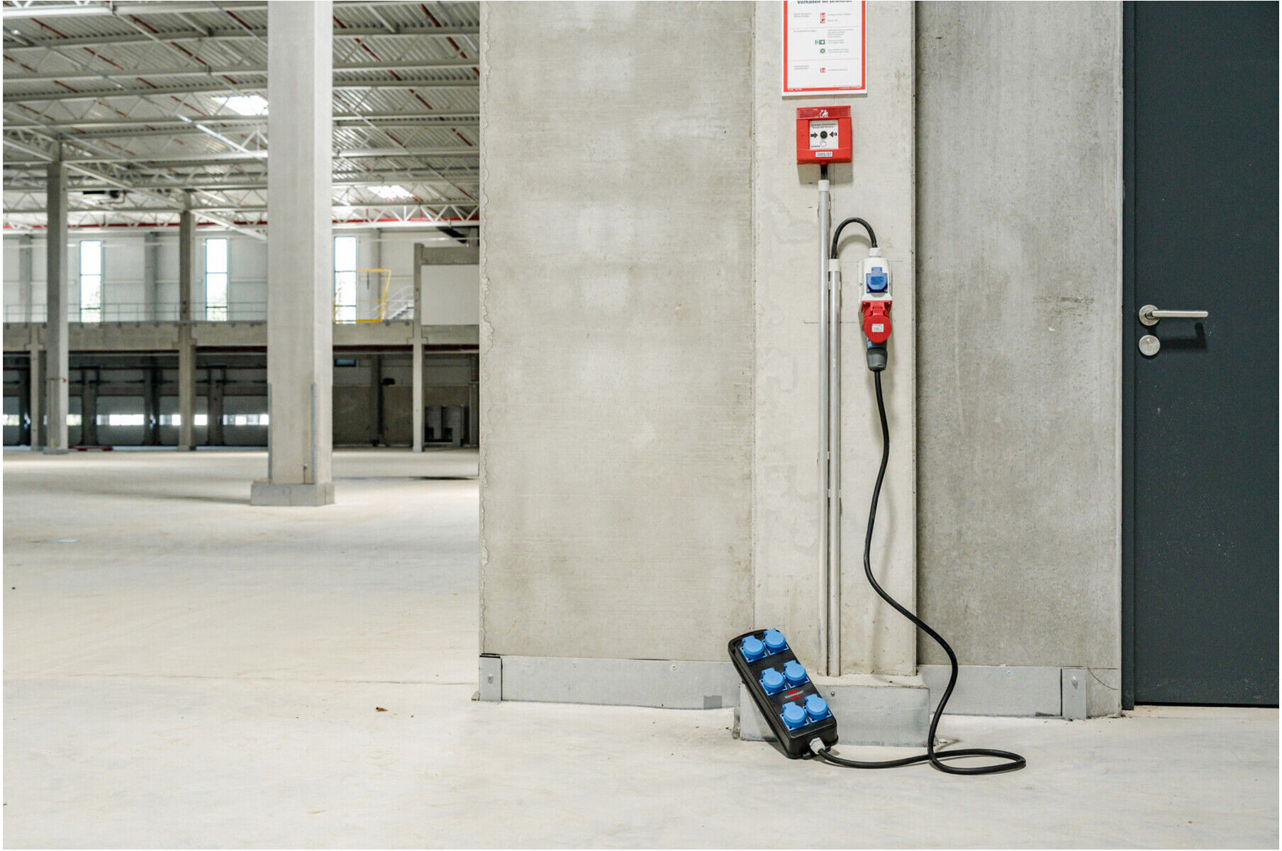 Brennenstuhl Portabler Stromverteiler BSV P 2m Kabel 6x 230V/16A Steckdosen CEE 400V/16A IP44 (1151480010)