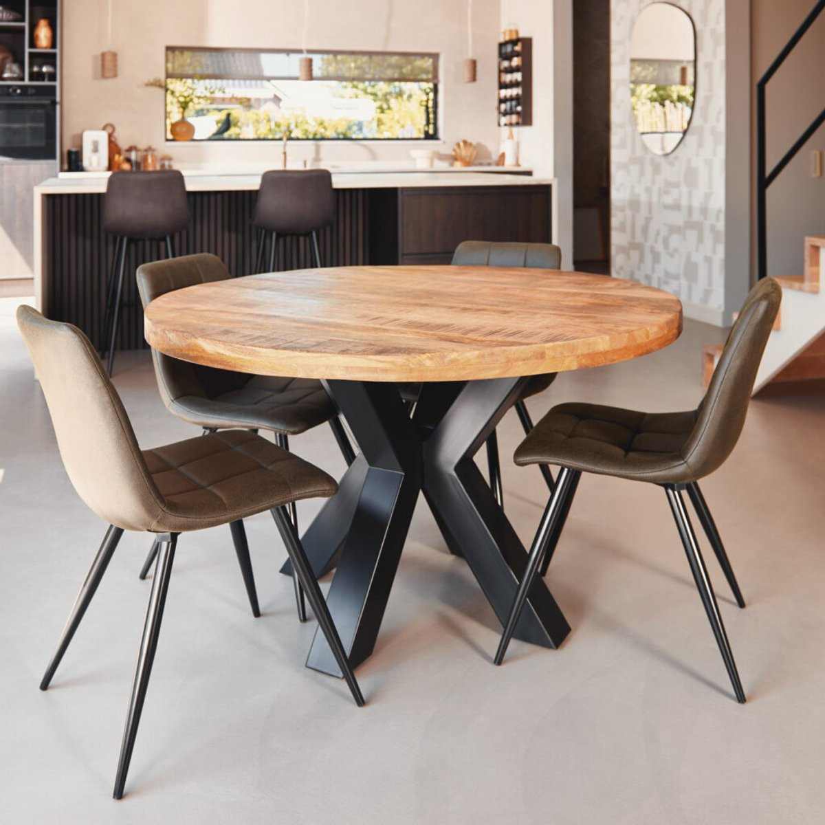 The Copperbarn Ronde eettafel van mangohout met een glad blad, Diameter: 110 cm, Hoogte: 76 cm