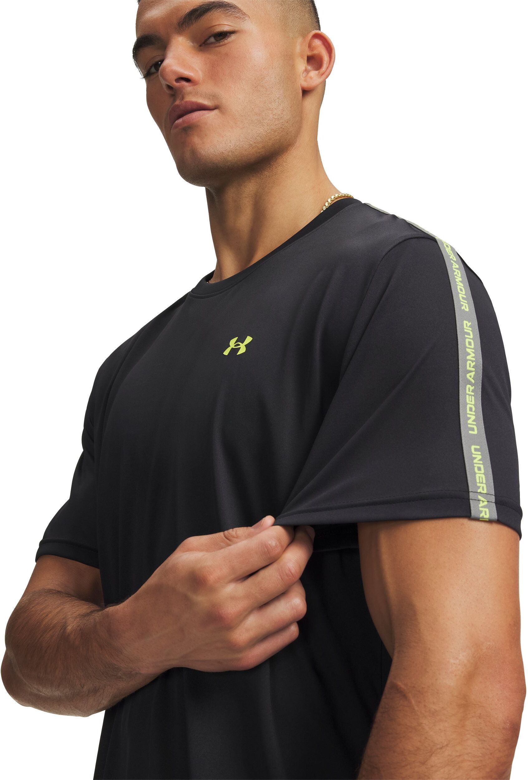 Trainingsshirt UNDER ARMOUR "UA TECH TAPING SS", Herren, Gr. S, schwarz (schwarz, clay grün, grün citrine), Obermaterial: 100% Polyester, Shirts Trainingsshirt, schnell trocknendes Polyester, atmungsaktives Material schwarz, clay grün, grün citrine S