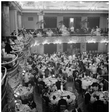 Slim Aarons Luxury Dining