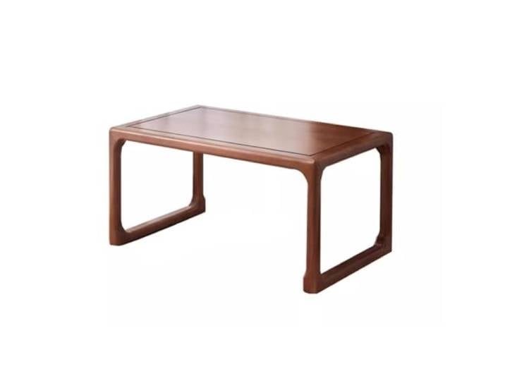 Niedriger Tatami-Bodentisch mit chinesischem Erkerfenster und klassischem Holzhandwerk for Schlafzimmer, Wohnzimmer und Heimbüro