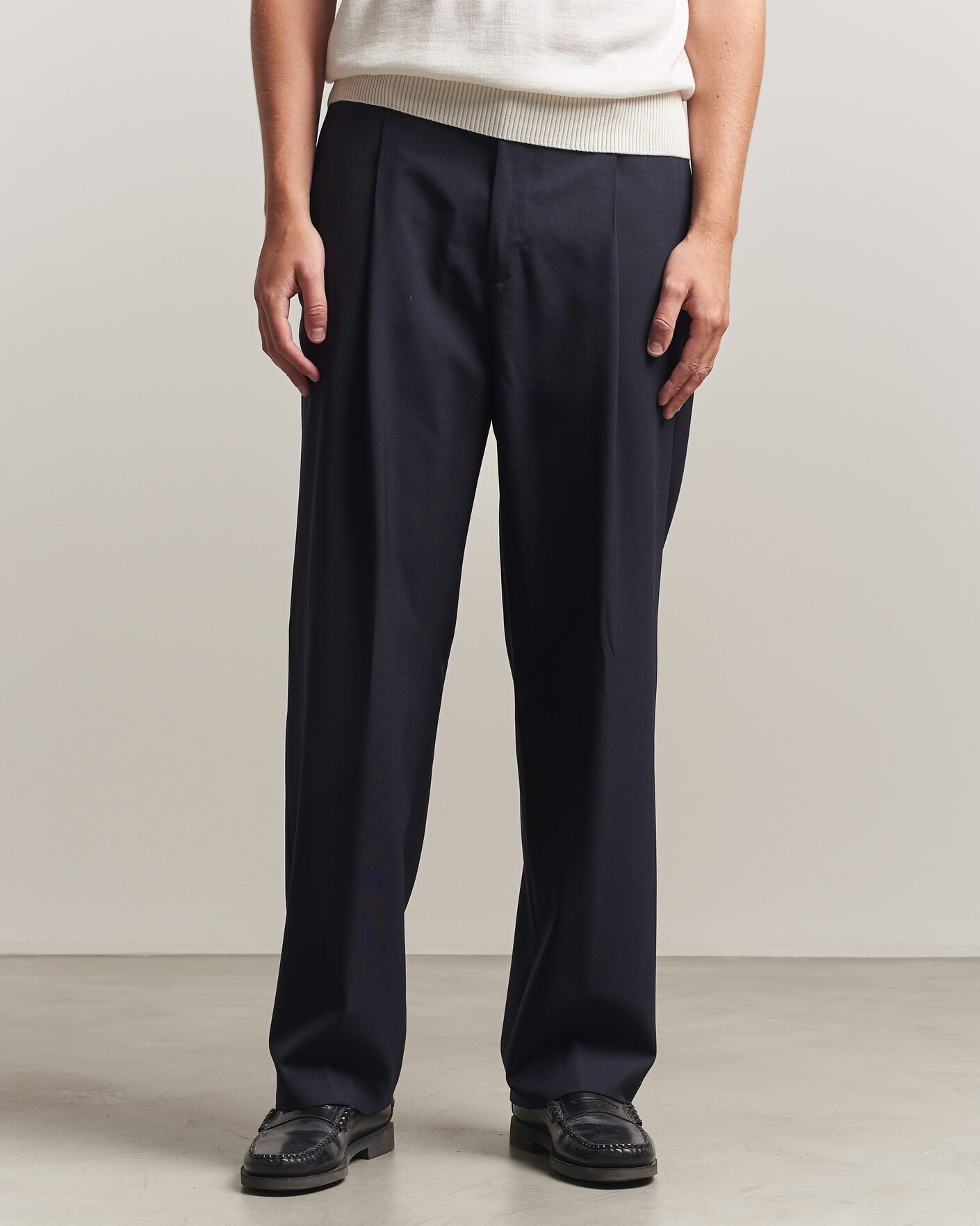 Boss BLACK Pat Pleated Wool Trousers Dark Blue men 52 Blå