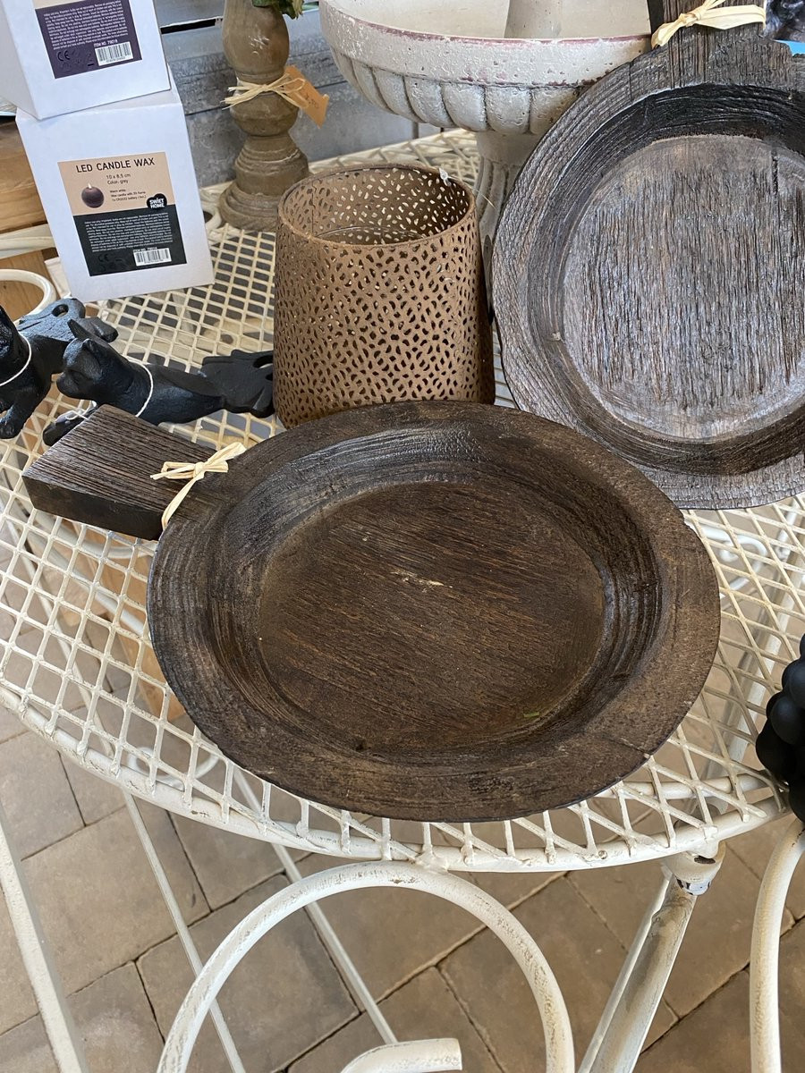 Lantaarn van kokmetaal en gietijzer met een old wood look