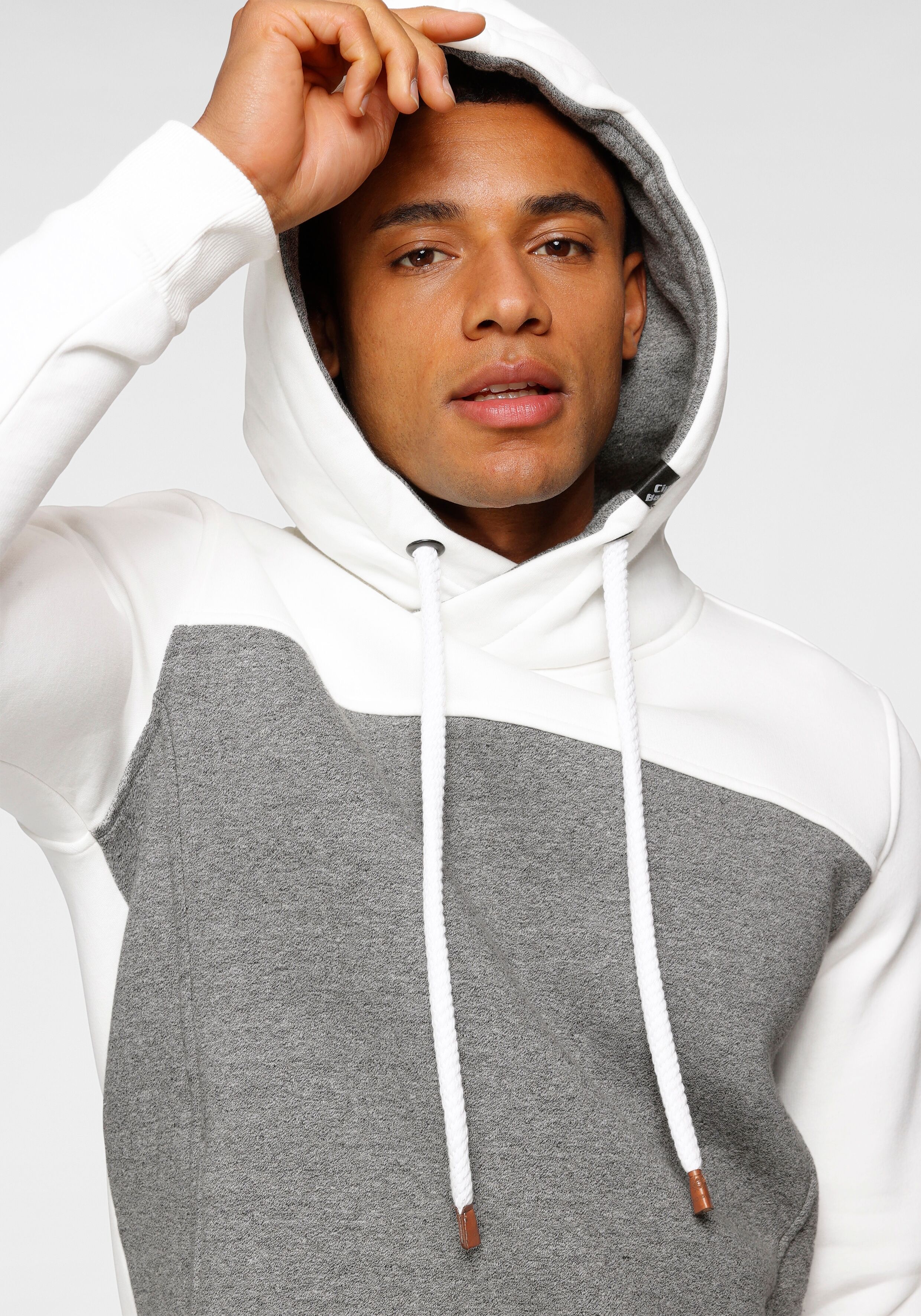 Kapuzensweatshirt CIPO & BAXX, Herren, Gr. M (50), beige (ecru), angeraute Sweatware, Obermaterial: 70% Baumwolle, 30% Polyester, schmal, Rundhals, Rippbündchen, Sweatshirts Kapuzensweatshirt, Color Blocking ecru M (50)