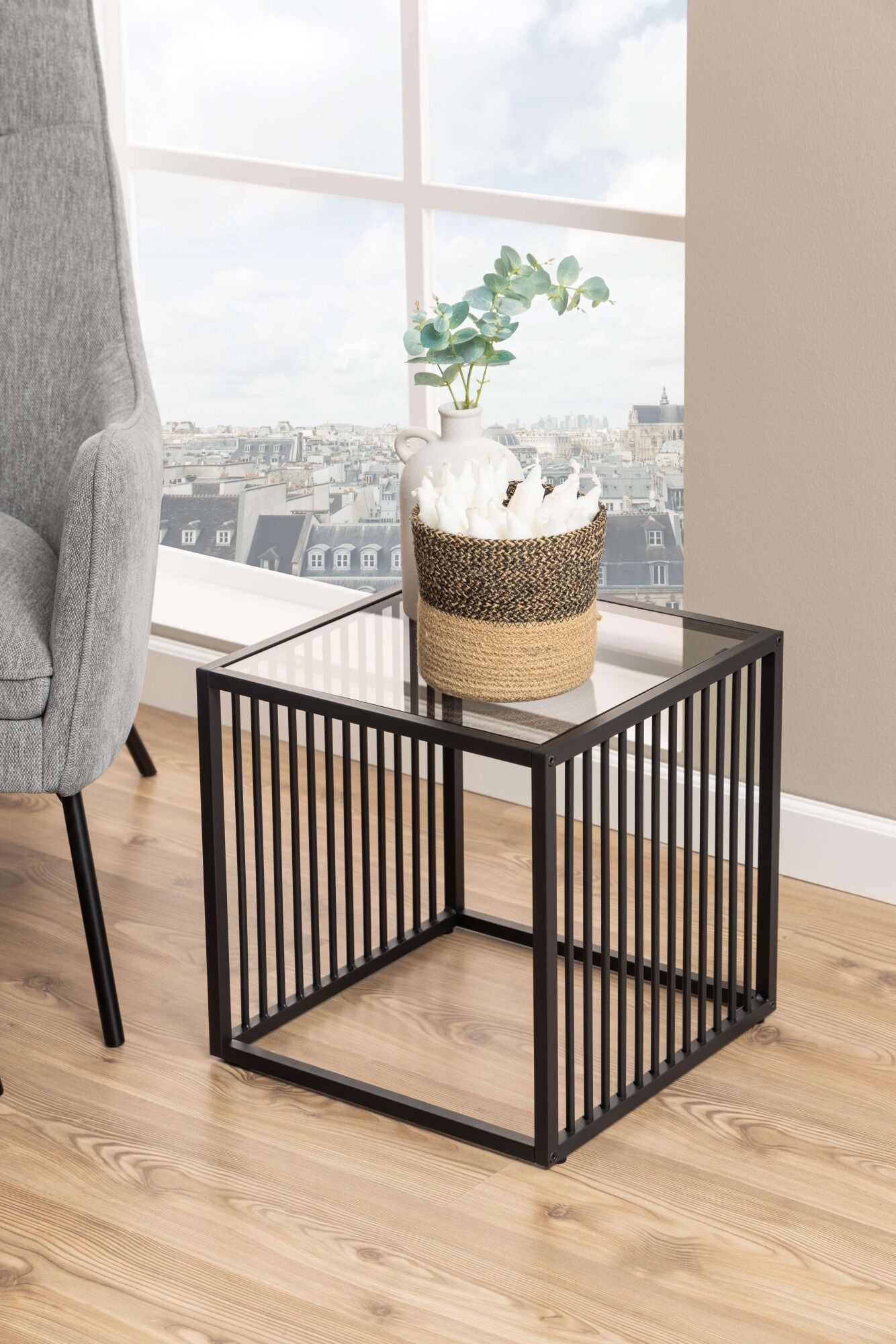 Beistelltisch ACTONA GROUP "Strington, robuster Ecktisch im skandinavischem Design, robust", schwarz, B:40cm H:40cm T:40cm, Tische, Beistelltisch, Ecktisch, Glas, pflegeleicht, vertikalen Metalllamellen, H: 63 cm schwarz B/H/T: 40cm x 40cm x 40cm