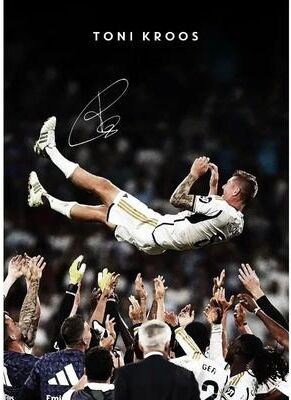 Uplift Treasures Modern Soccer Player Canvas Wall Art Poster 5 50x70cm Unframed