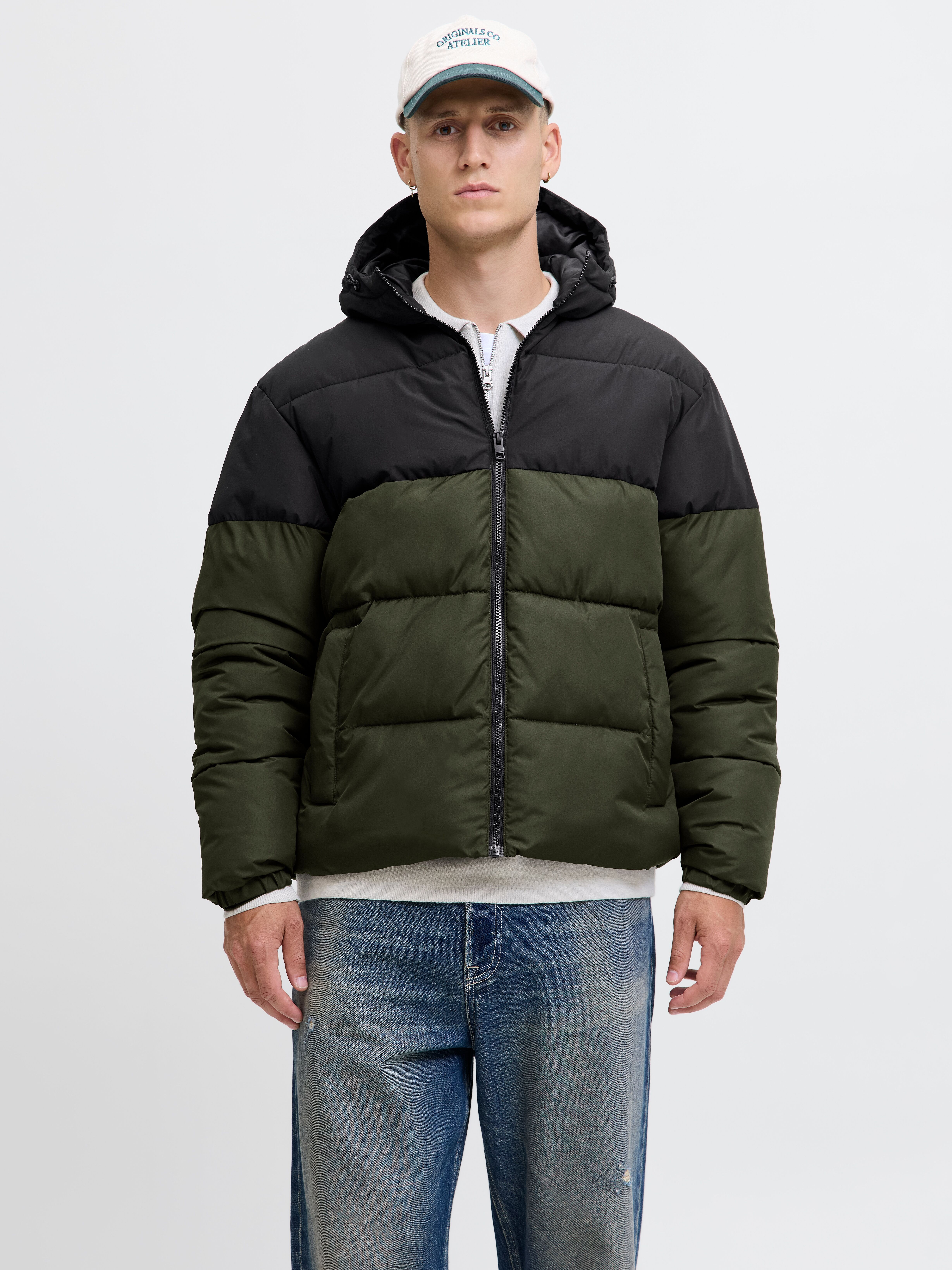 Steppjacke JACK & JONES "JJMAZE PUFFER HOOD", Herren, Gr. XS, grün (rosin detail:schwarz blocking), Web, Obermaterial: 100% Polyester, regular fit, Jacken Steppjacke rosin detail:schwarz blocking XS