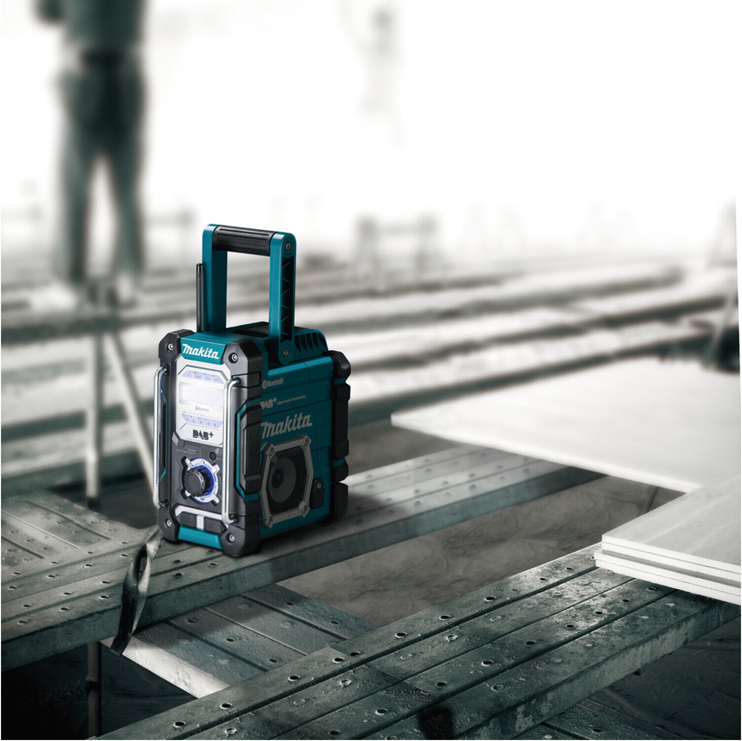 Makita DMR112 Baustellenradio mit Akku 7.2-18V + Bluetooth + USB)