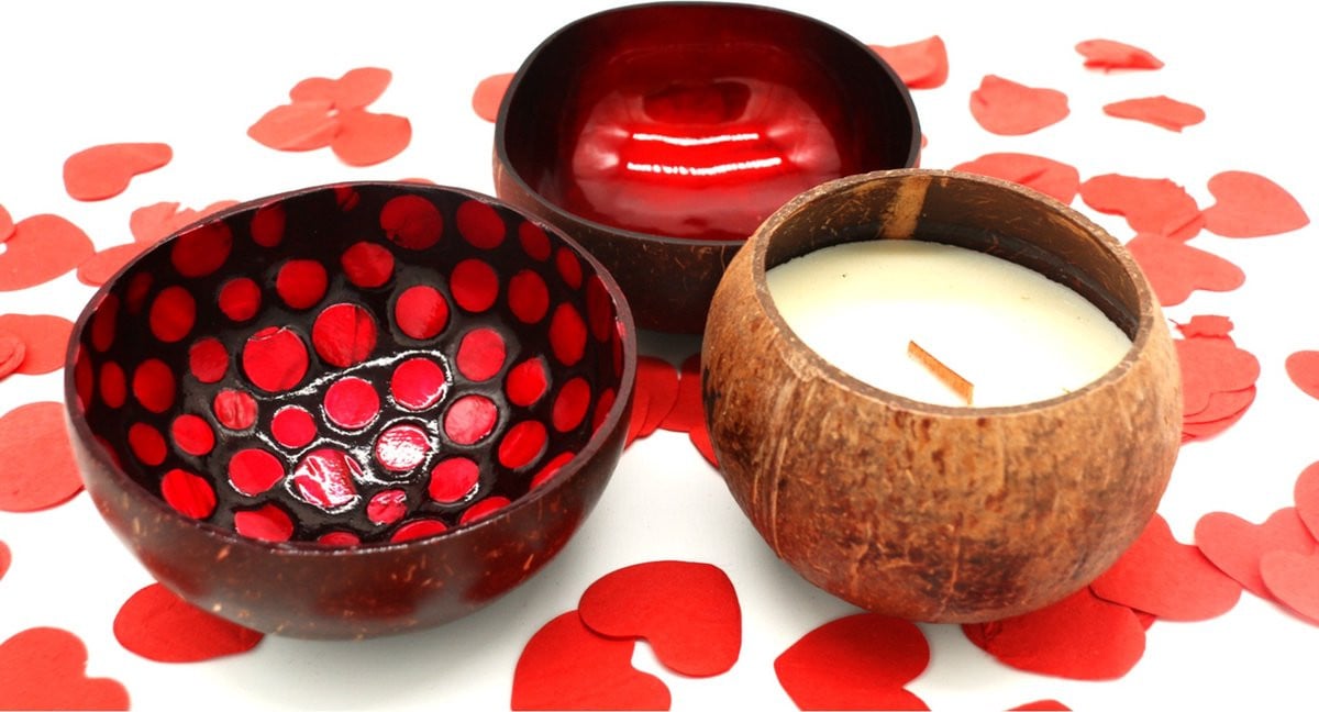 Cocohana Cadeauset met 2 Kokosnootkommen en 1 Lotus Geurkaars