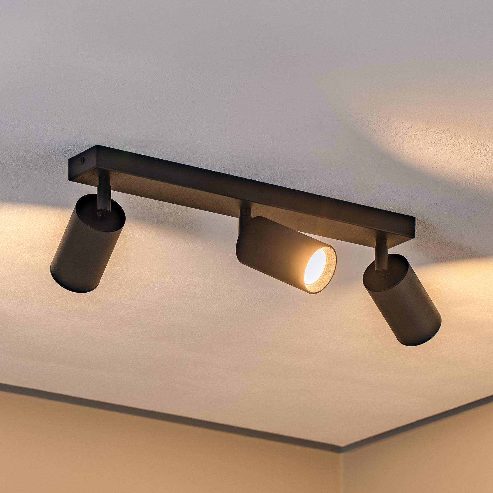 Deckenstrahler Sado schwarz Stahl justierbar 3-flammig lang Argon, dimmbar, schwarz, für Wohn- / Esszimmer, Metall, Modern, Strahler
