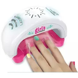 Nagelstudio mit Lampe