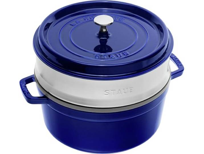 STAUB Gusseisen Bräter/Cocotte, mit Dämpfeinsatz aus Edelstahl, Rund 26 cm, 5,2 L, Aromaregen Funktion für optimale Befeuchtung, Für alle Herdarten inkl. Induktion & Backofen, Dunkelblau