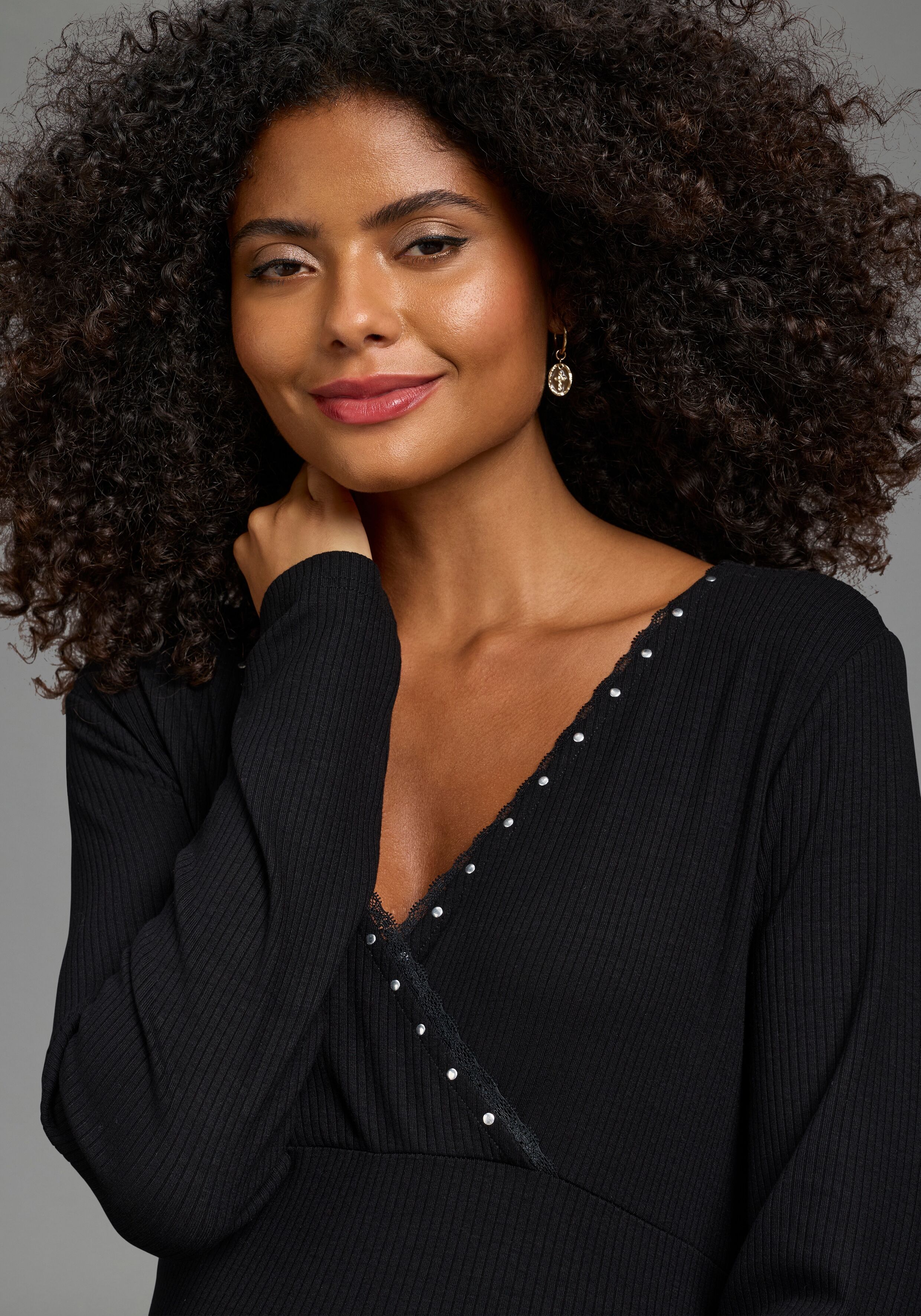Umstandsshirt NEUN MONATE "Elegantes Umstandsshirt mit Glitzer, praktisch mit Stillmöglichkeit", Damen, Gr. 36/38, schwarz, Feinripp, Obermaterial: 95% Viskose, 5% Elasthan, unifarben, Basic, V-Ausschnitt, Shirts Umstandsshirt, mit V-Ausschnitt, mit Langa