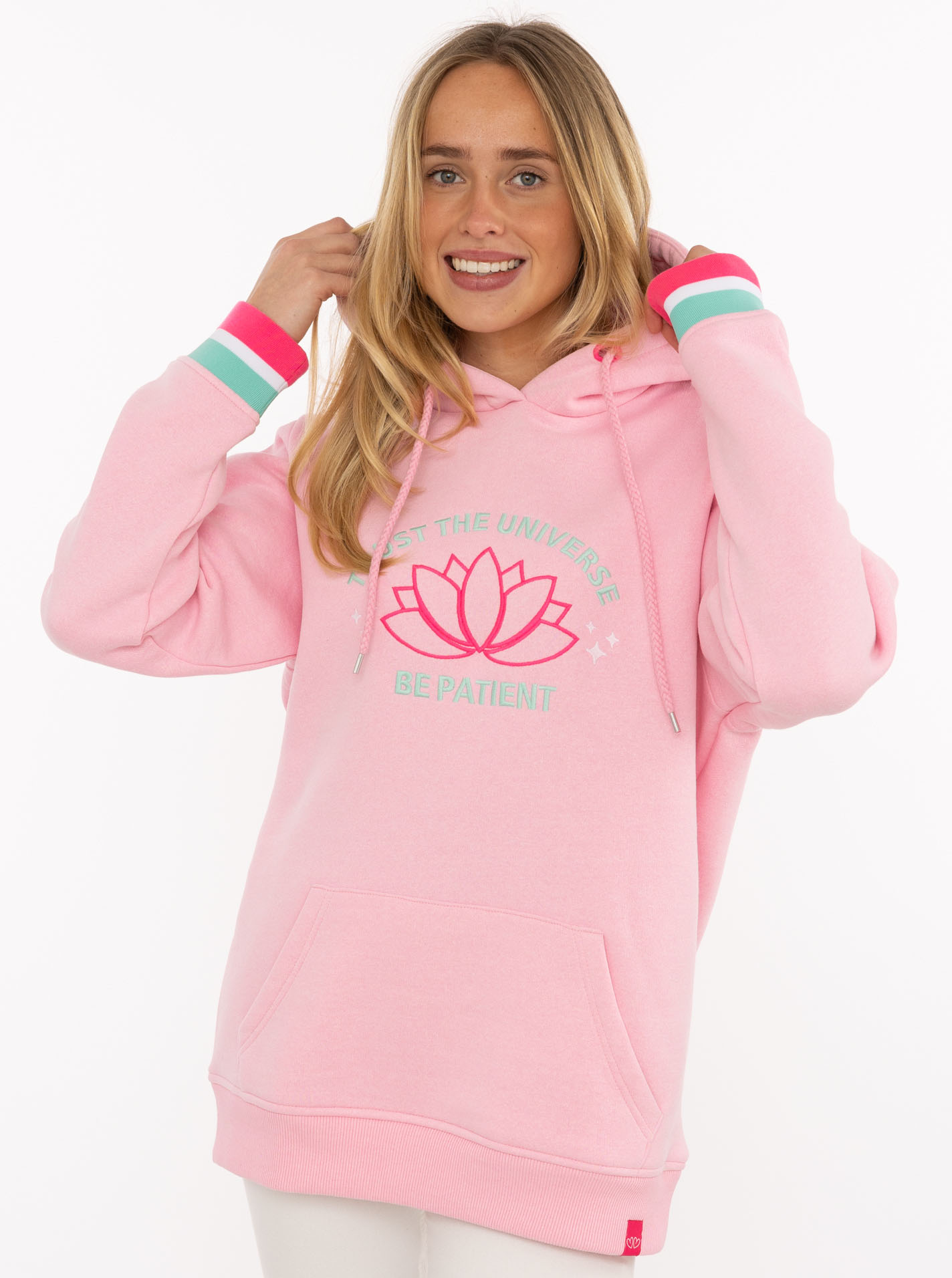 Hoodie ZWILLINGSHERZ "Be Patient", Damen, Gr. L/XL, pink, Sweatware, Obermaterial: 50% Baumwolle, 50% Polyester, Sweatshirts Hoodie, Schriftzug und Blüte, gestreifte Ärmelbündchen, Kapuze pink L/XL