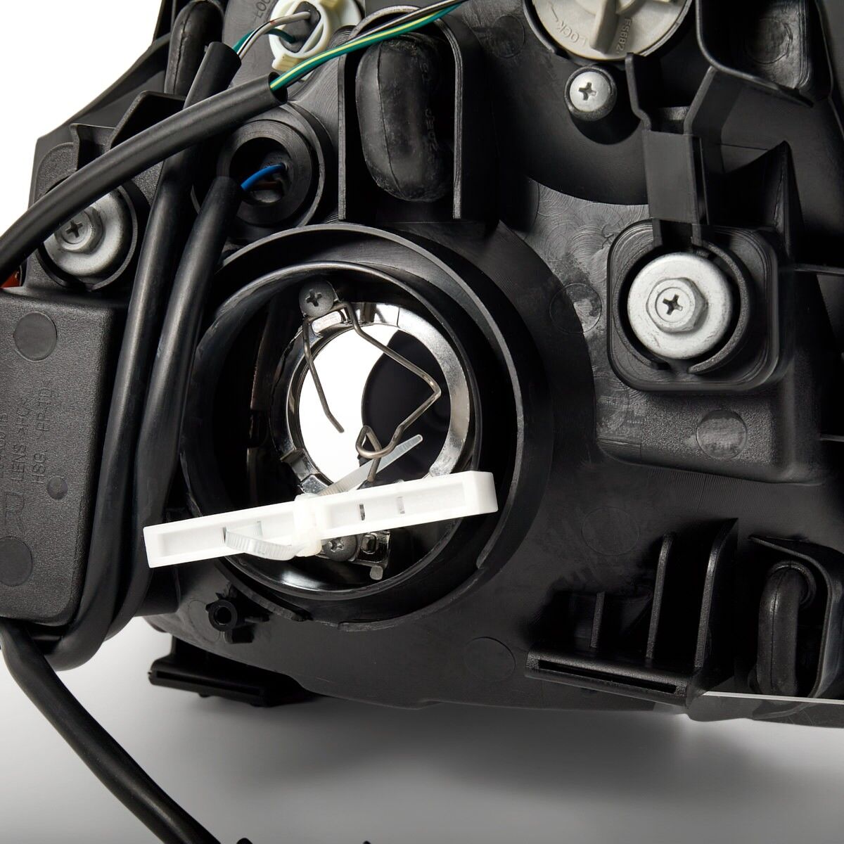 TYC 20-0601-05-2 Headlight
