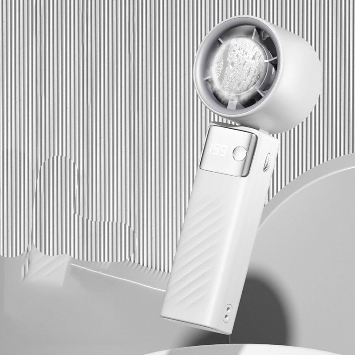 INF Tragbarer klappbarer Handventilator — Ice-Cooling-Modell mit Halbleiter-Kühlung, digitalem Display und TYPE-C