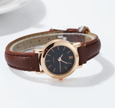 Friendly Fresh Finds Fashionable Small Dial Womens Quartz Watch With Casual Leather Band brown Black