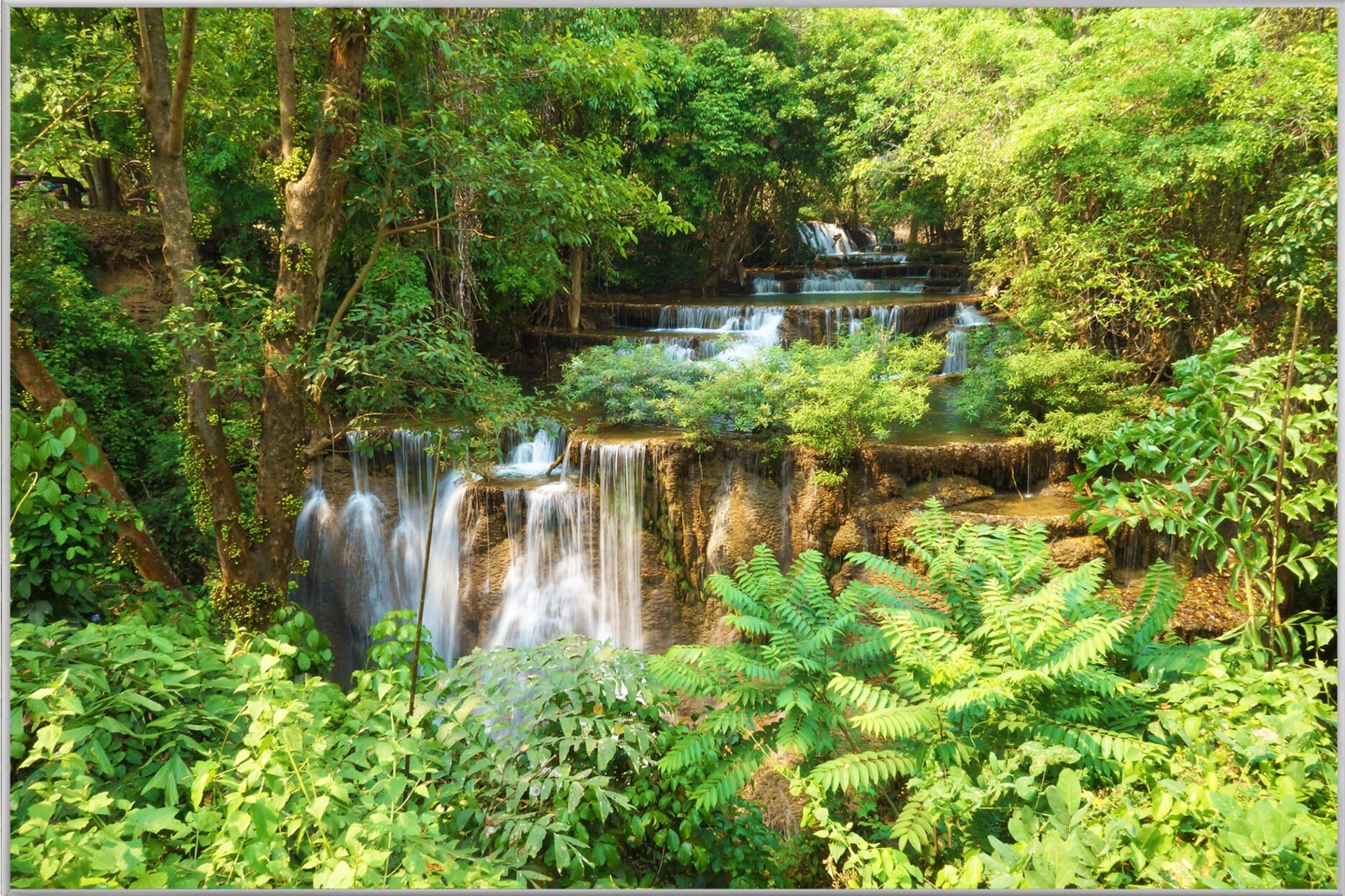 image LAND Kleiner Wasserfall im Wald 2