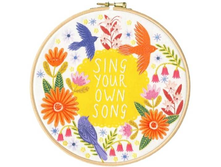 Bothy Threads Borduren Kit - Sing (Naai Happy Range)